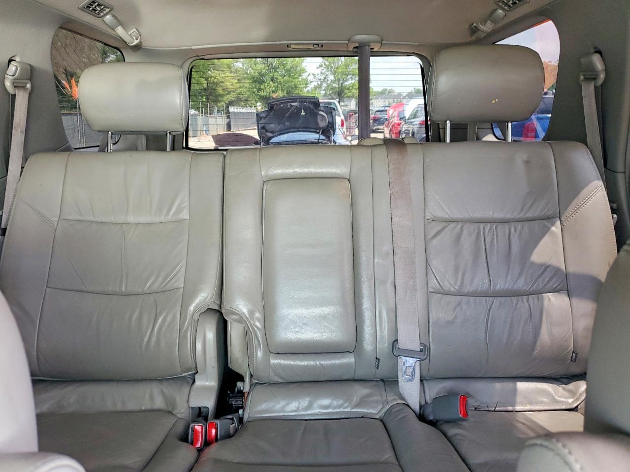 2002 Toyota Sequoia Limited Silver vin: 5TDBT48A42S122235