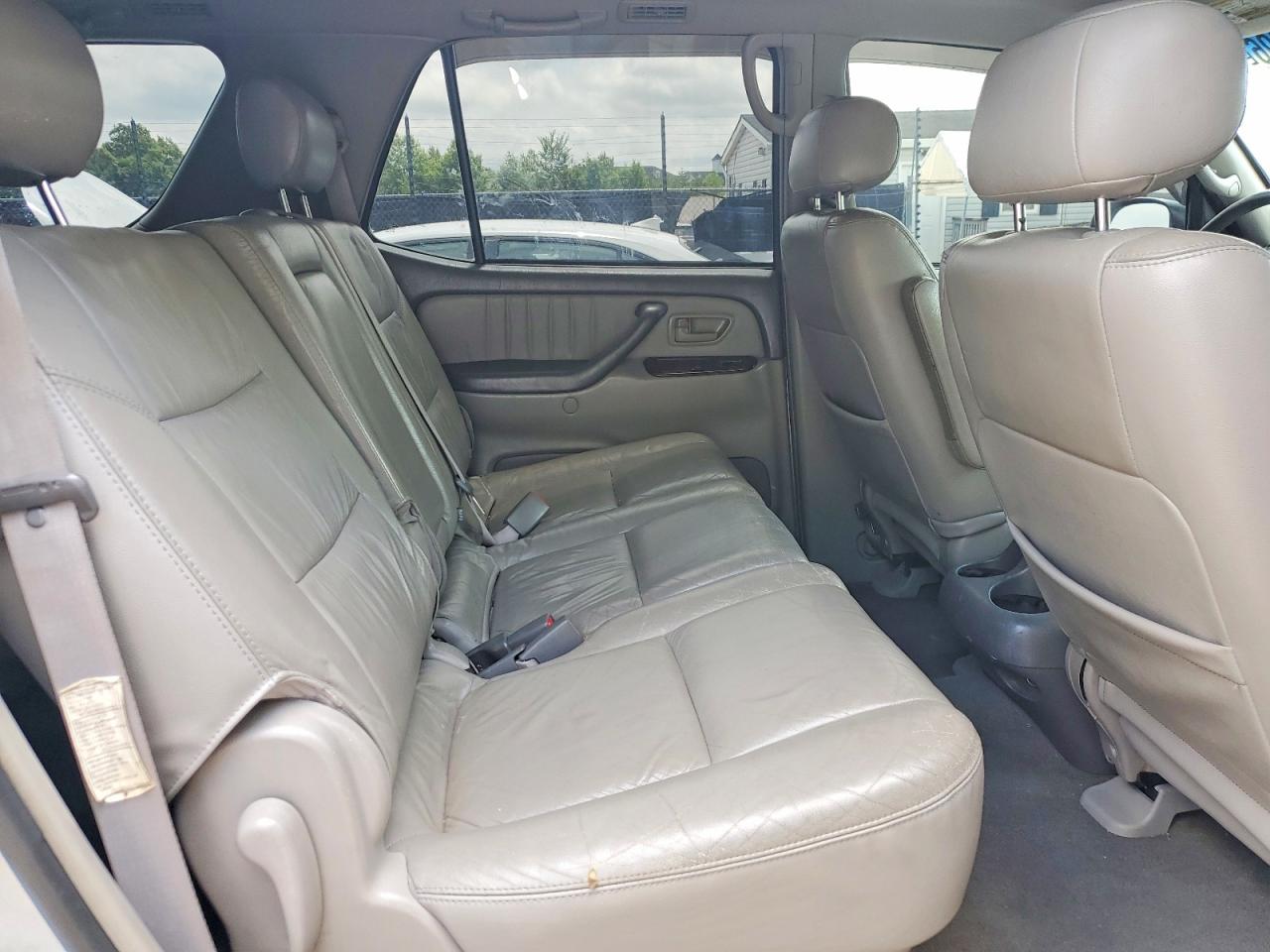 2002 Toyota Sequoia Limited Silver vin: 5TDBT48A42S122235