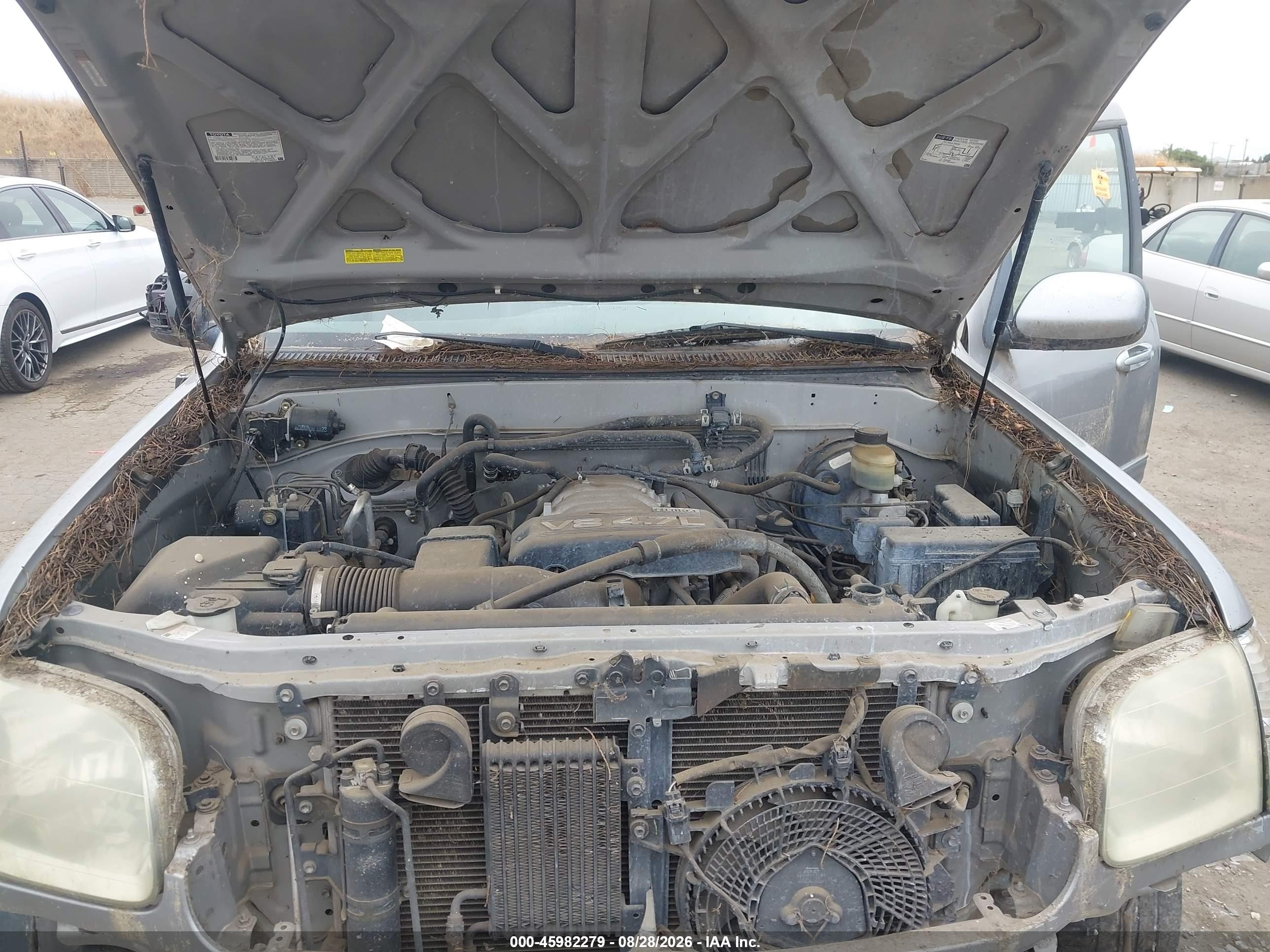 2004 Toyota Sequoia Limited V8 Silver vin: 5TDBT48A44S231684
