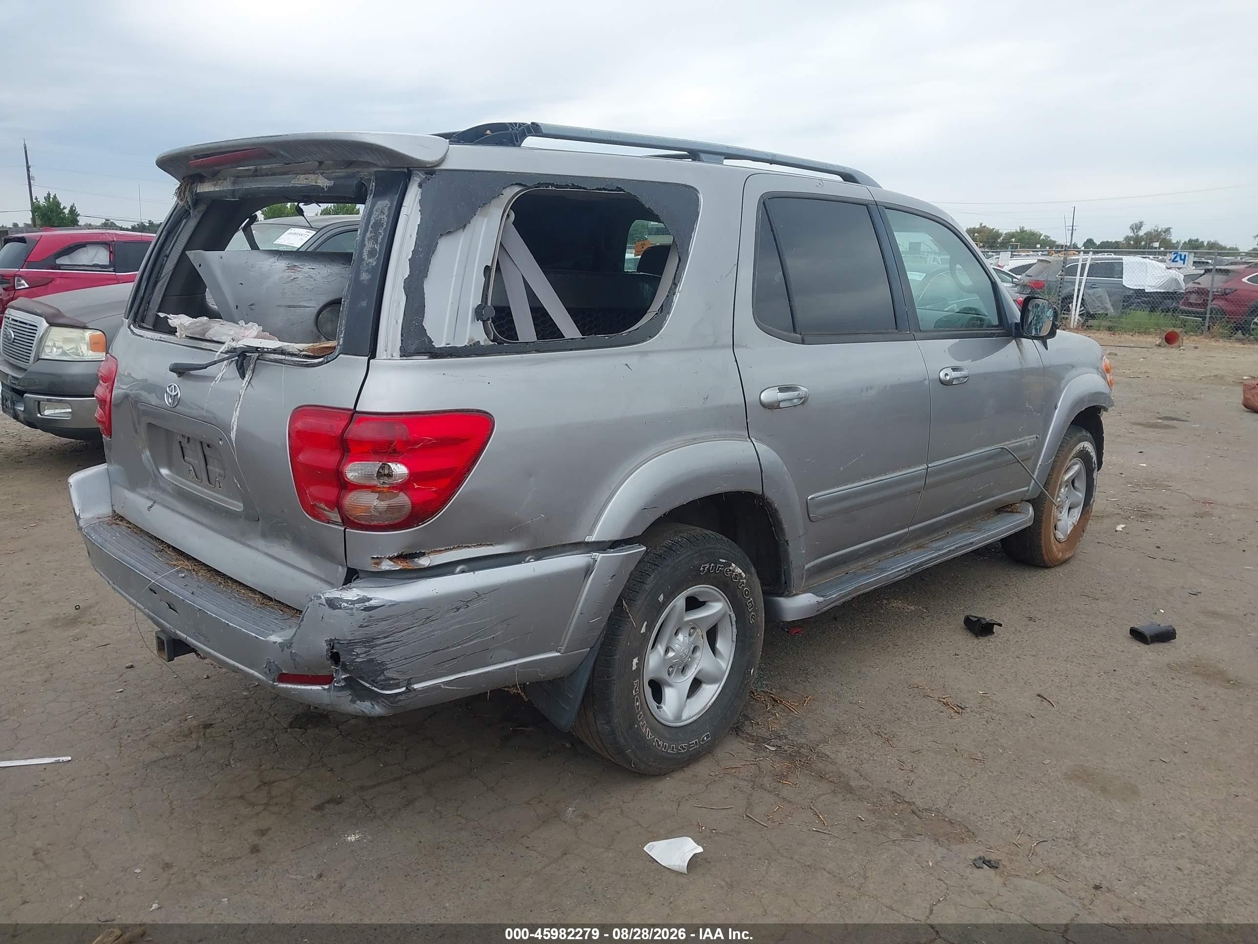 2004 Toyota Sequoia Limited V8 Silver vin: 5TDBT48A44S231684