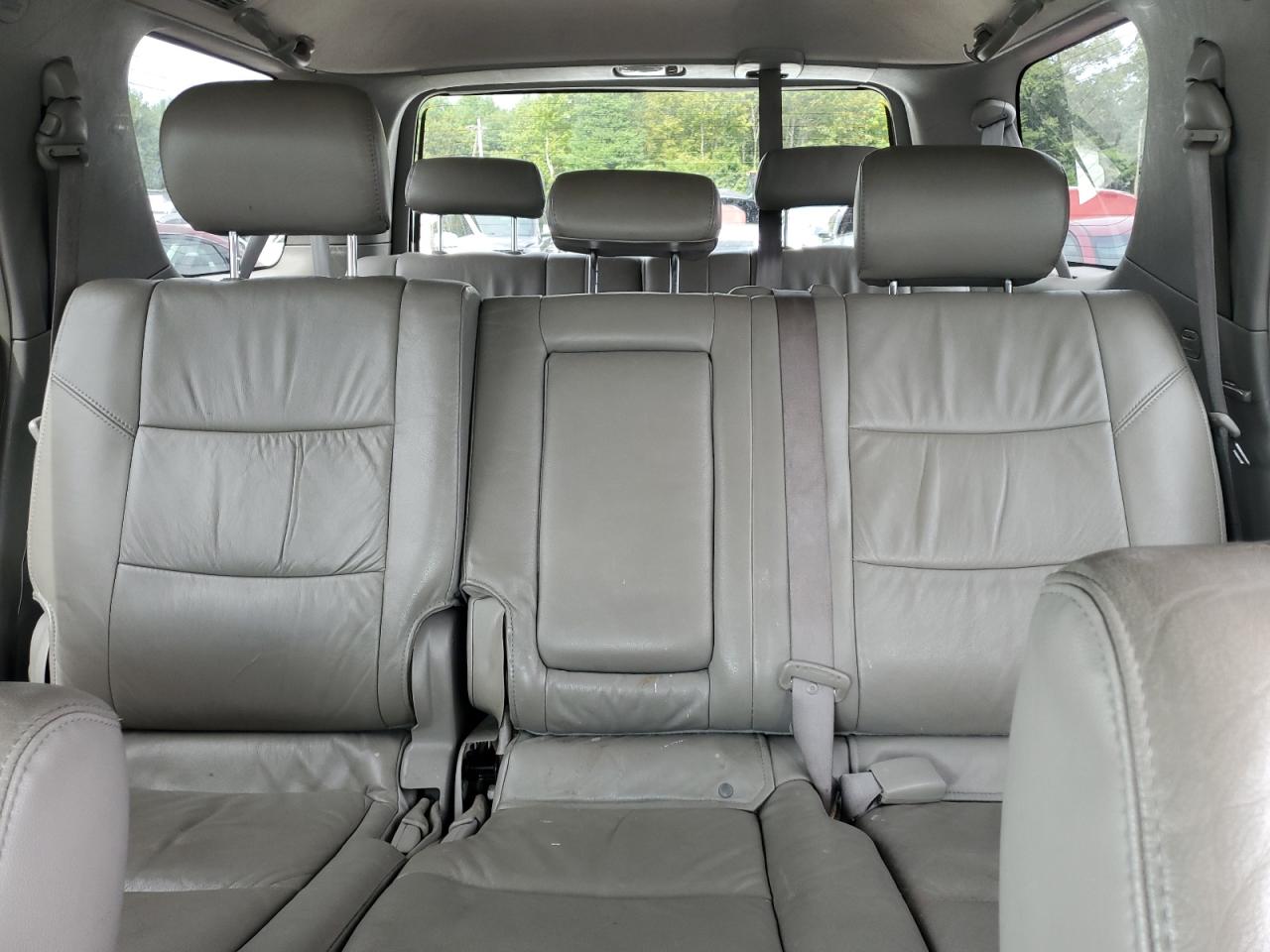 2005 Toyota Sequoia Limited Серебряный vin: 5TDBT48A45S247790
