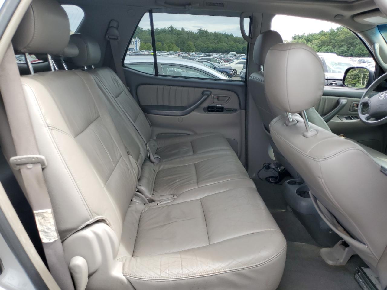 2005 Toyota Sequoia Limited Серебряный vin: 5TDBT48A45S247790