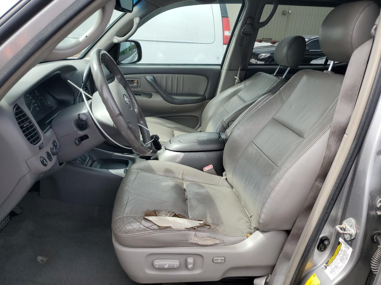 2005 Toyota Sequoia Limited Серебряный vin: 5TDBT48A45S247790