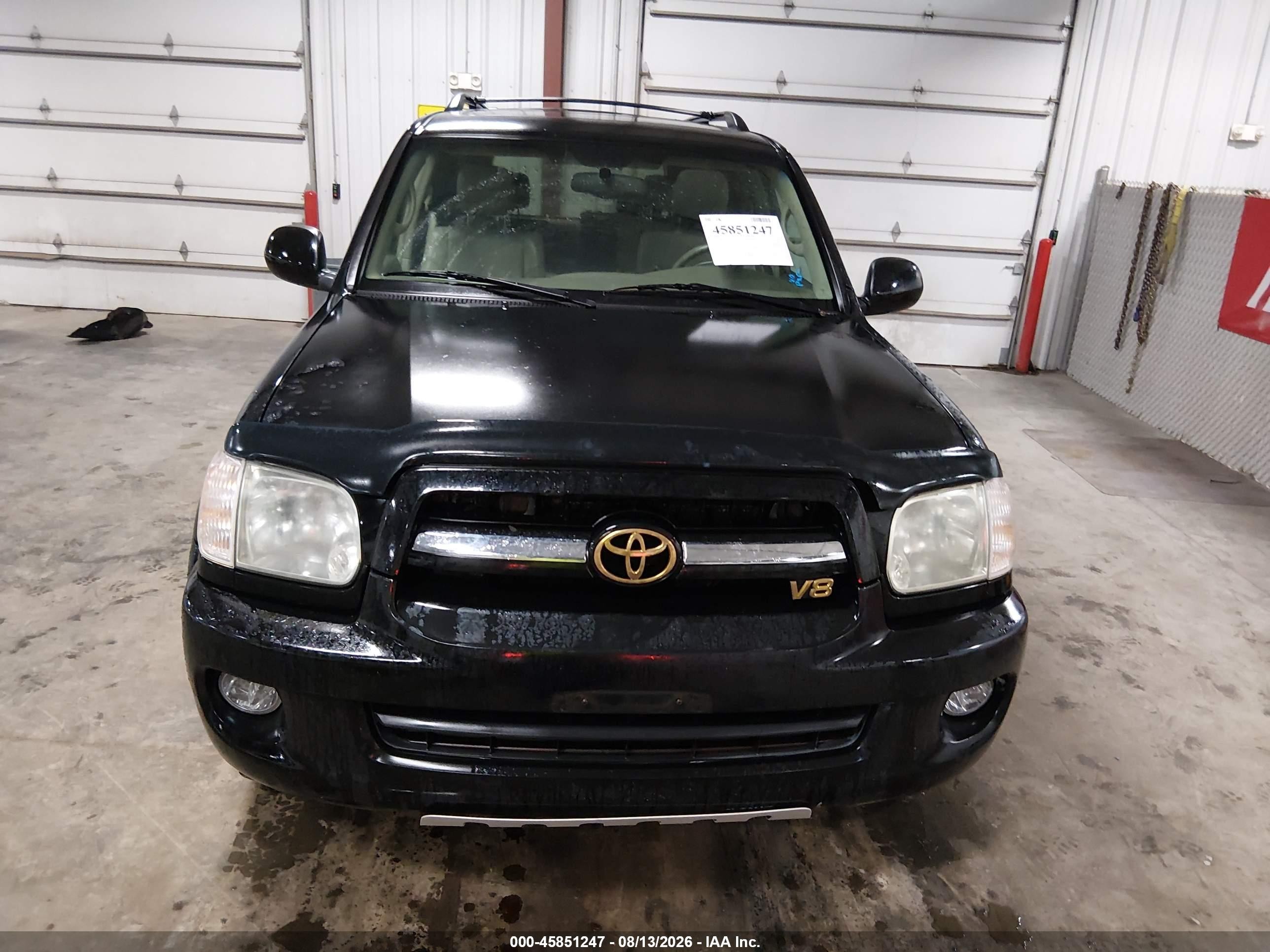 2005 Toyota Sequoia Limited V8 Черный vin: 5TDBT48A45S252228