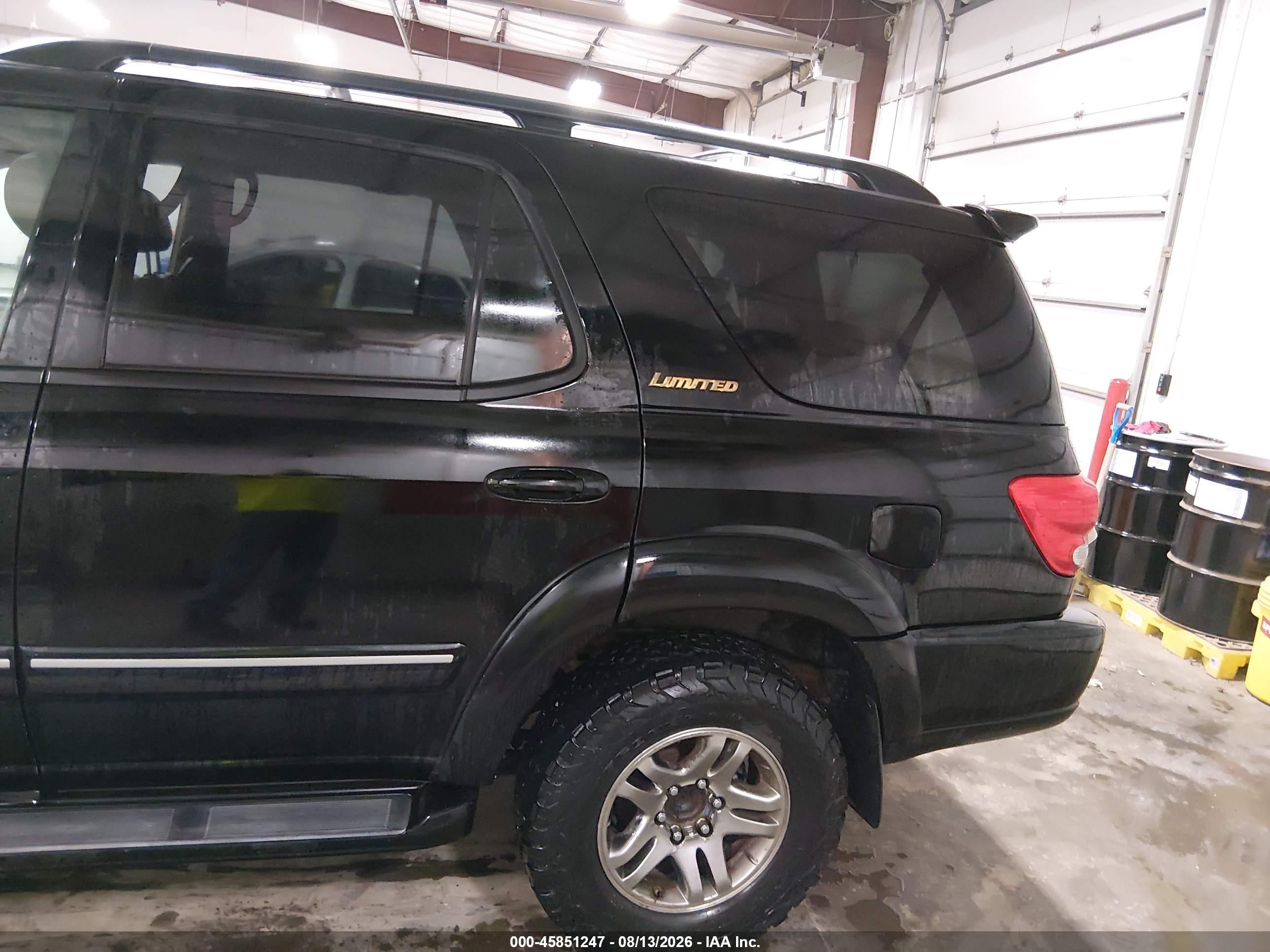 2005 Toyota Sequoia Limited V8 Черный vin: 5TDBT48A45S252228