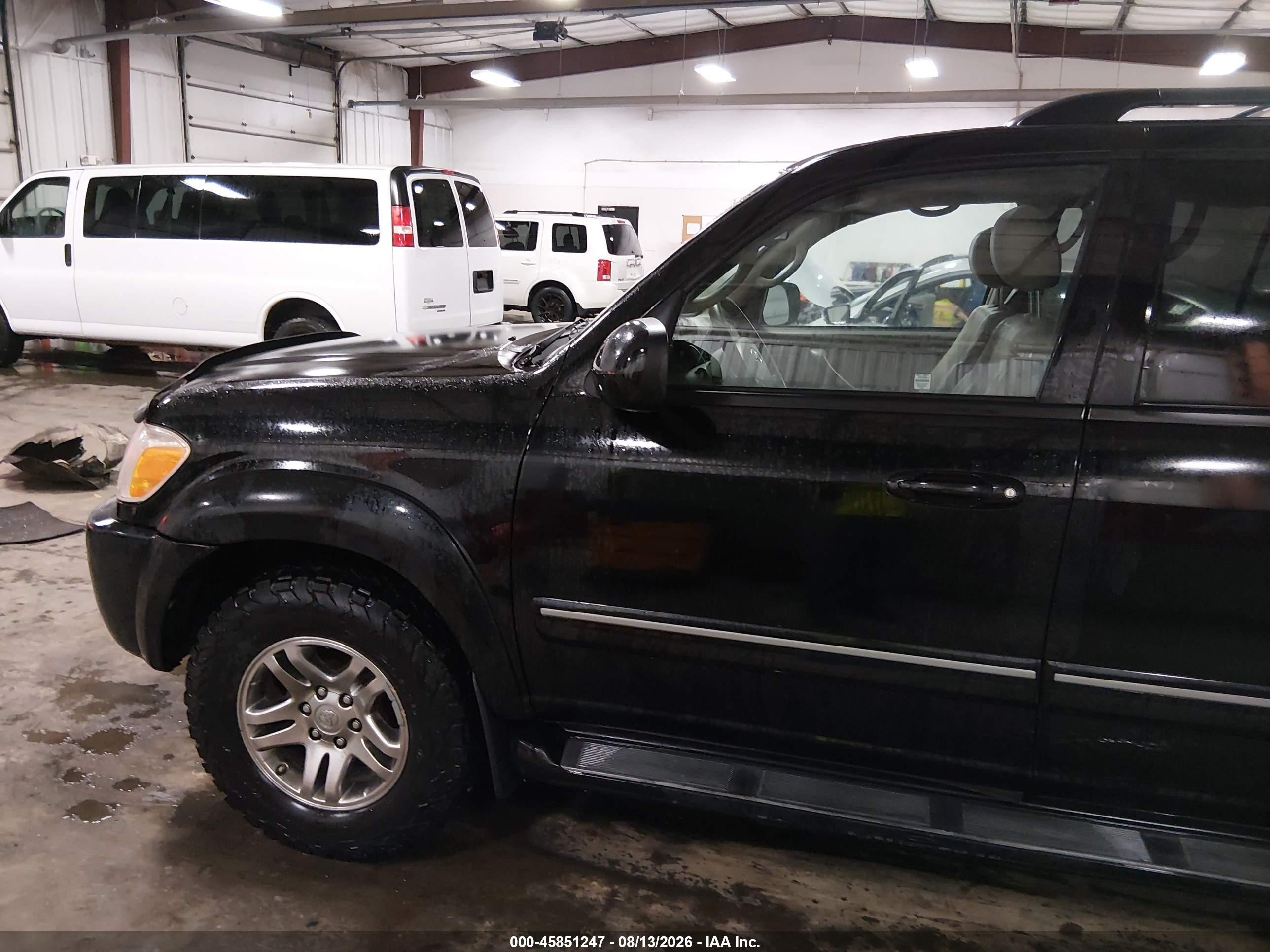 2005 Toyota Sequoia Limited V8 Черный vin: 5TDBT48A45S252228