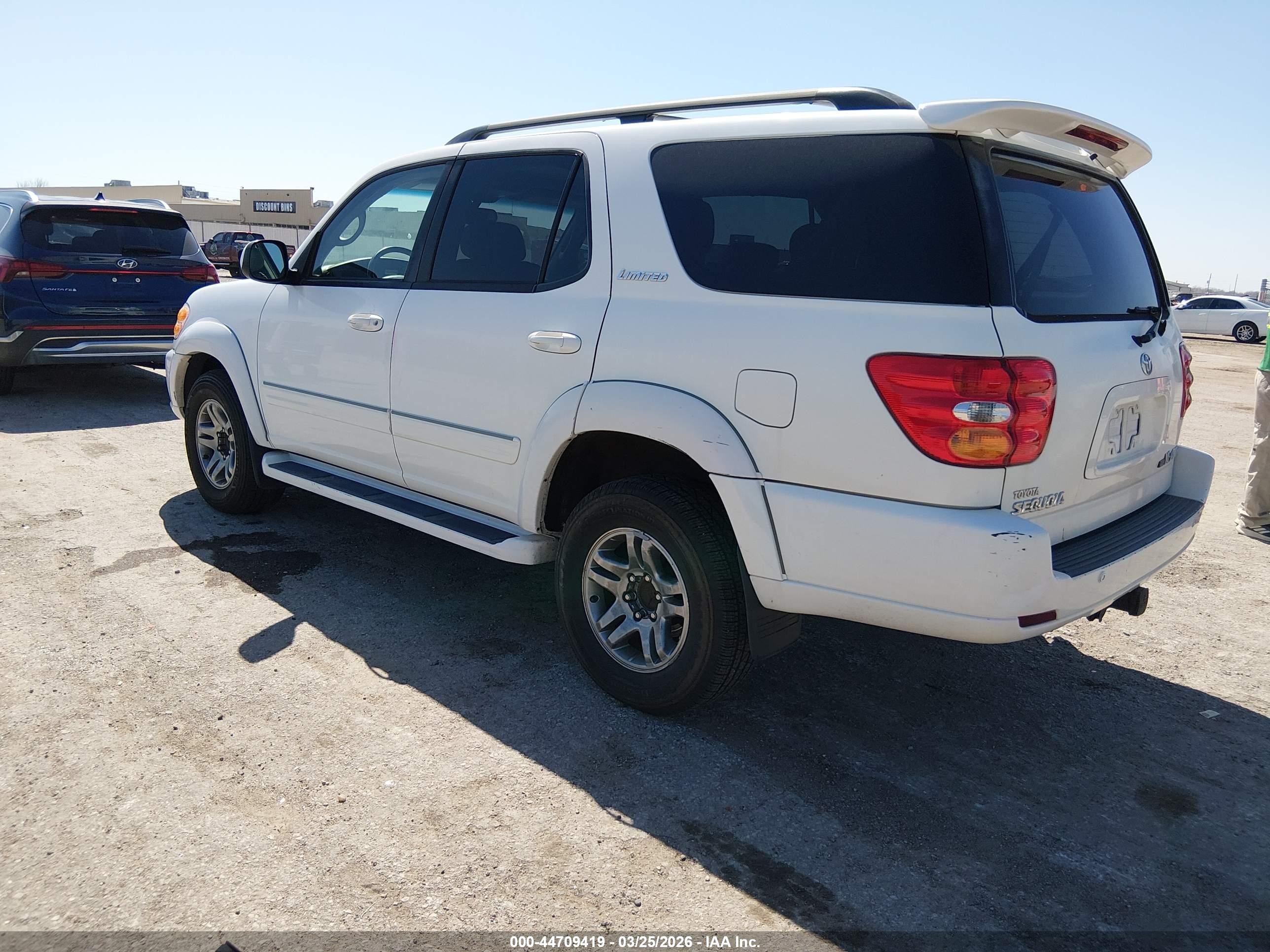 2003 Toyota Sequoia Limited V8 White vin: 5TDBT48A53S173261