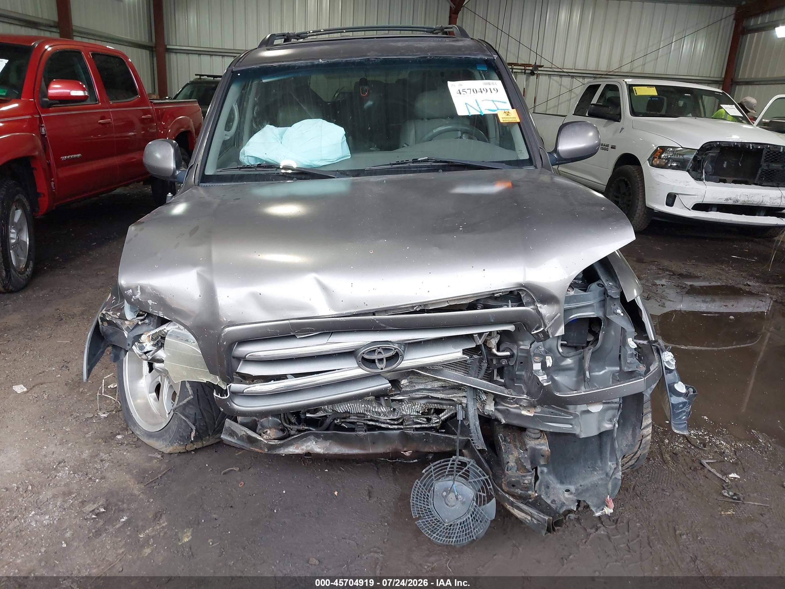 2003 Toyota Sequoia Limited V8 Серый vin: 5TDBT48A53S178525