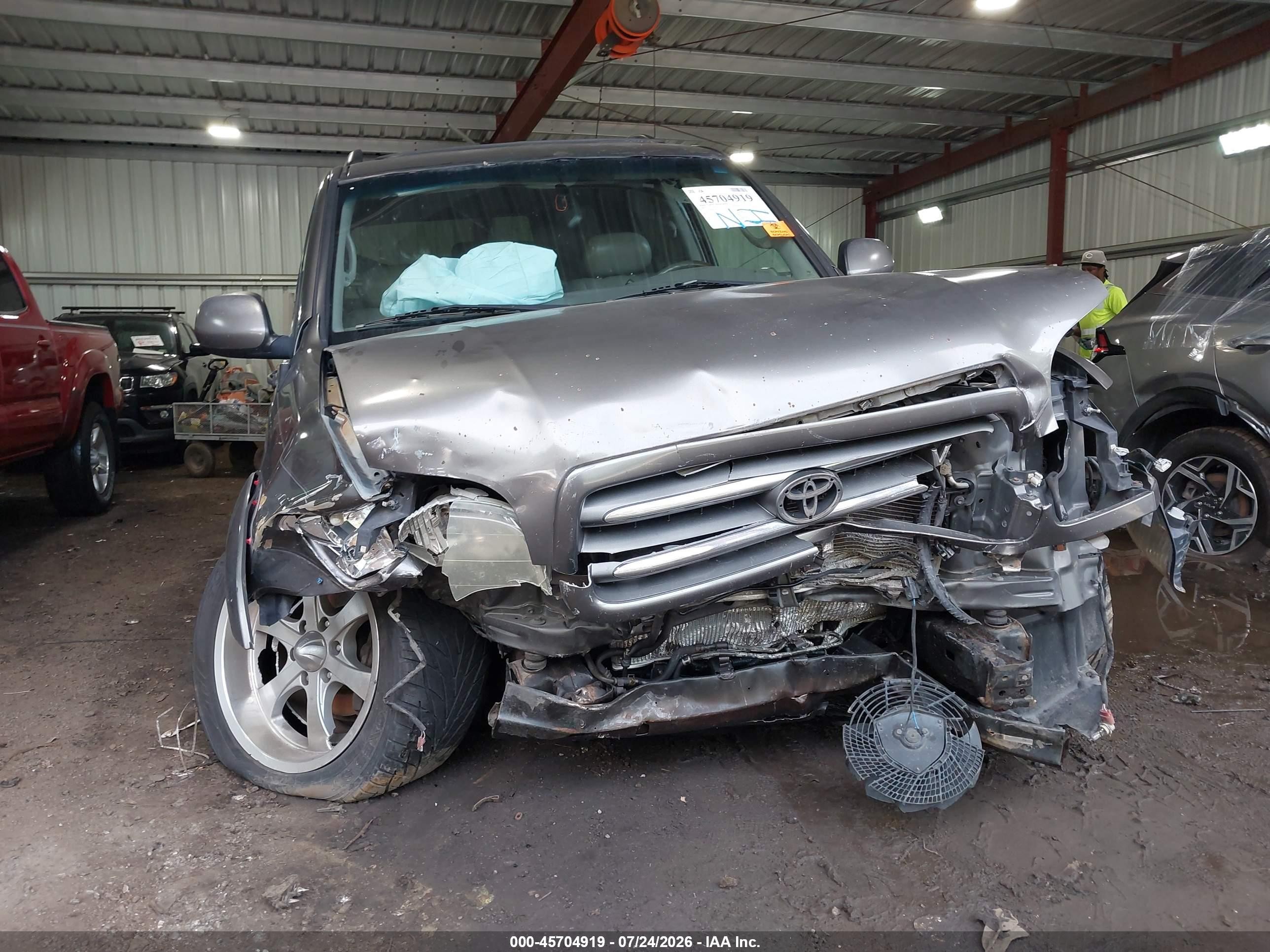 2003 Toyota Sequoia Limited V8 Серый vin: 5TDBT48A53S178525