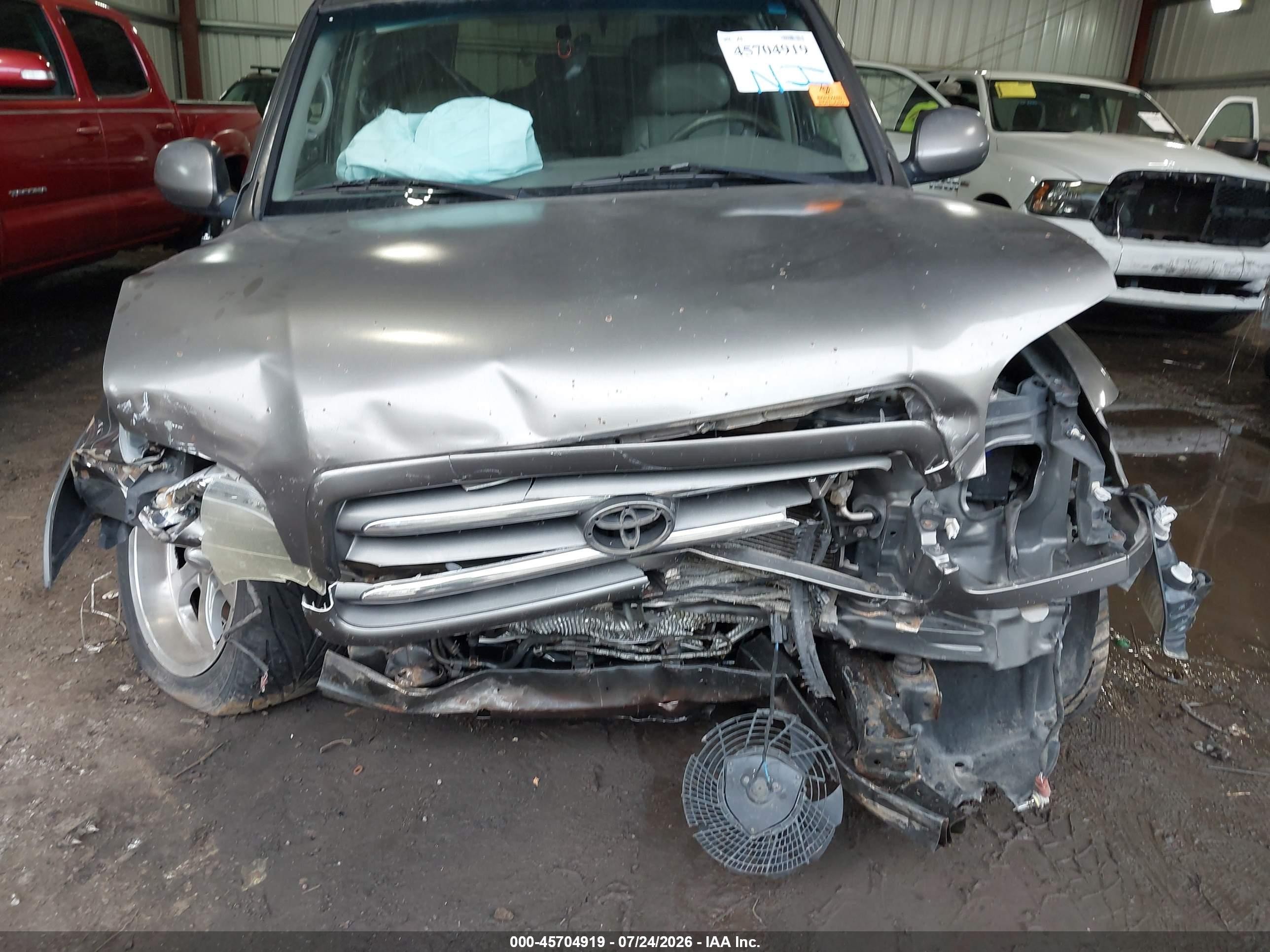 2003 Toyota Sequoia Limited V8 Серый vin: 5TDBT48A53S178525