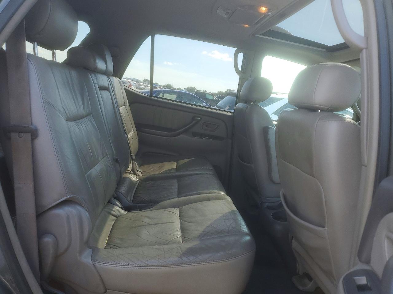 2004 Toyota Sequoia Limited Silver vin: 5TDBT48A54S216529