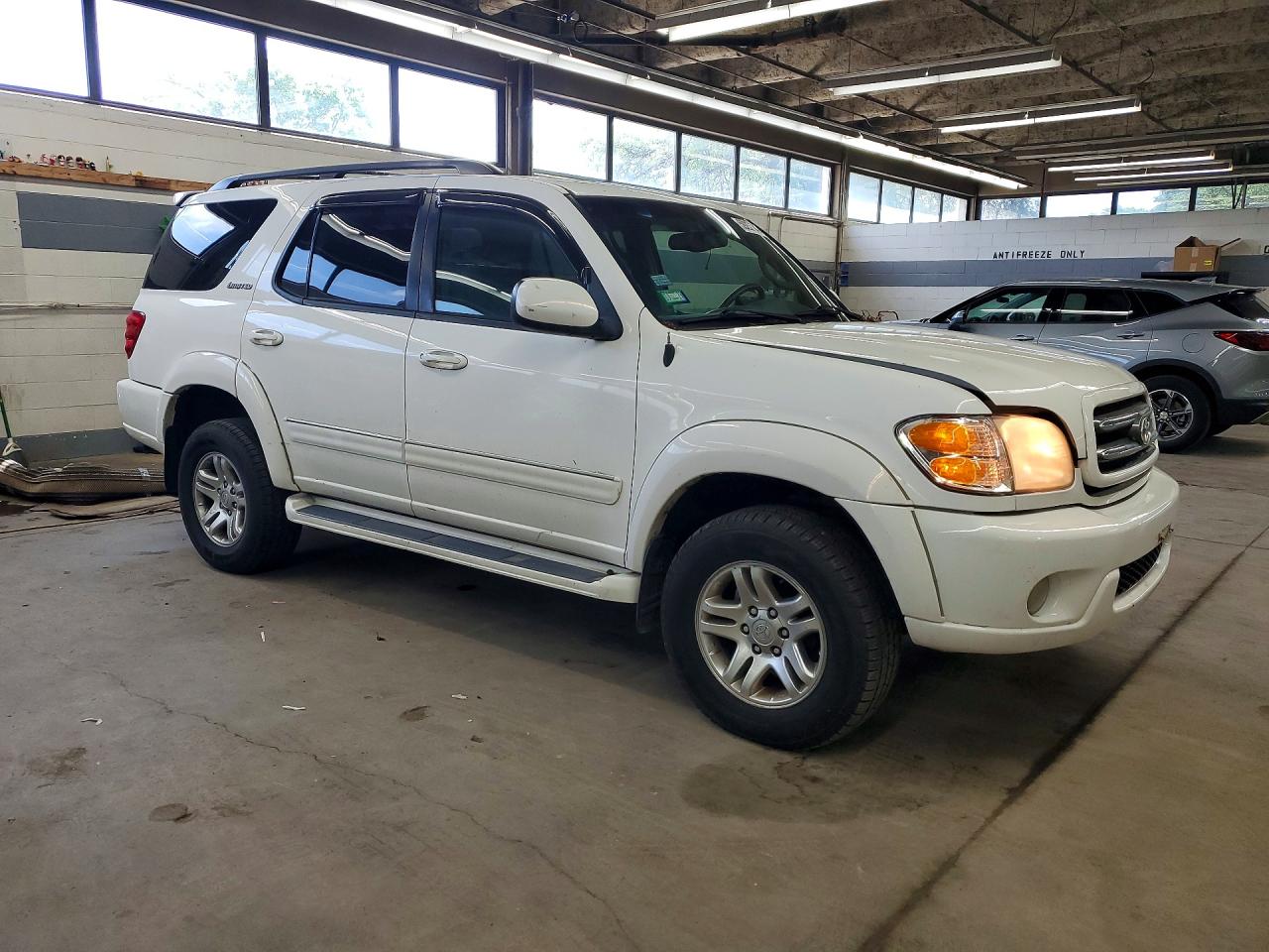 2004 Toyota Sequoia Limited White vin: 5TDBT48A54S227868