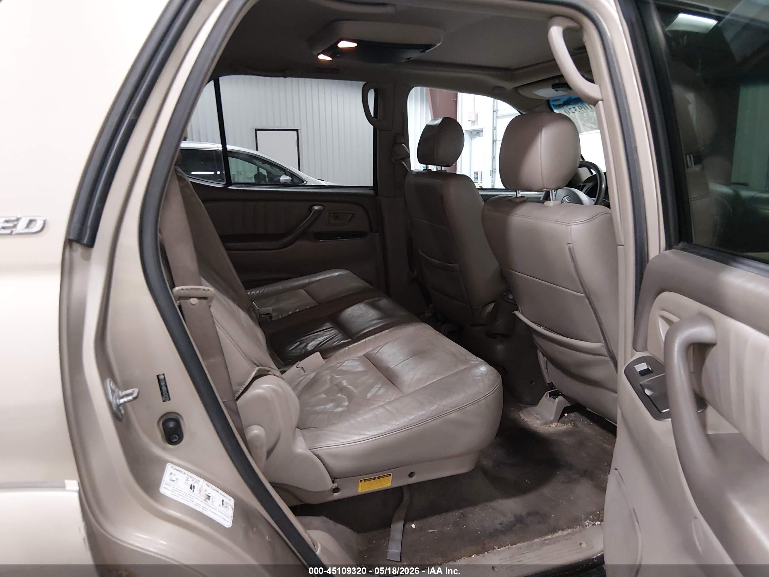 2005 Toyota Sequoia Limited V8 Желто-коричневый vin: 5TDBT48A55S237379