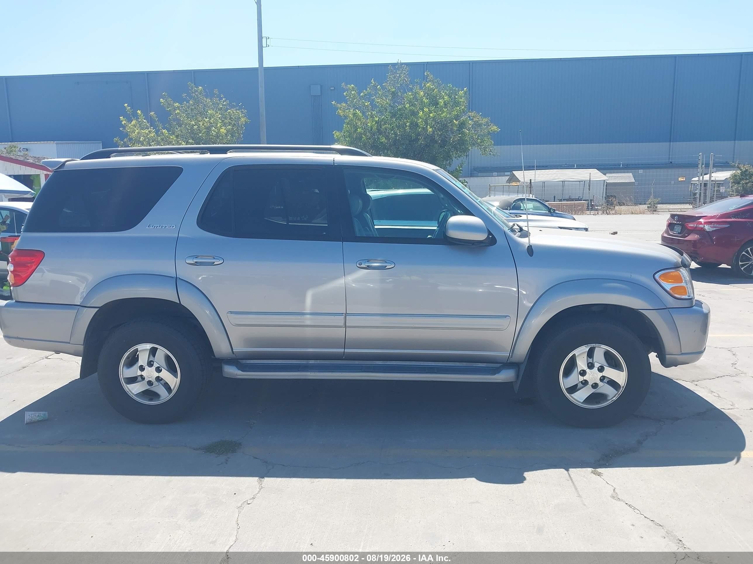 2001 Toyota Sequoia Limited V8 Gray vin: 5TDBT48A61S036844