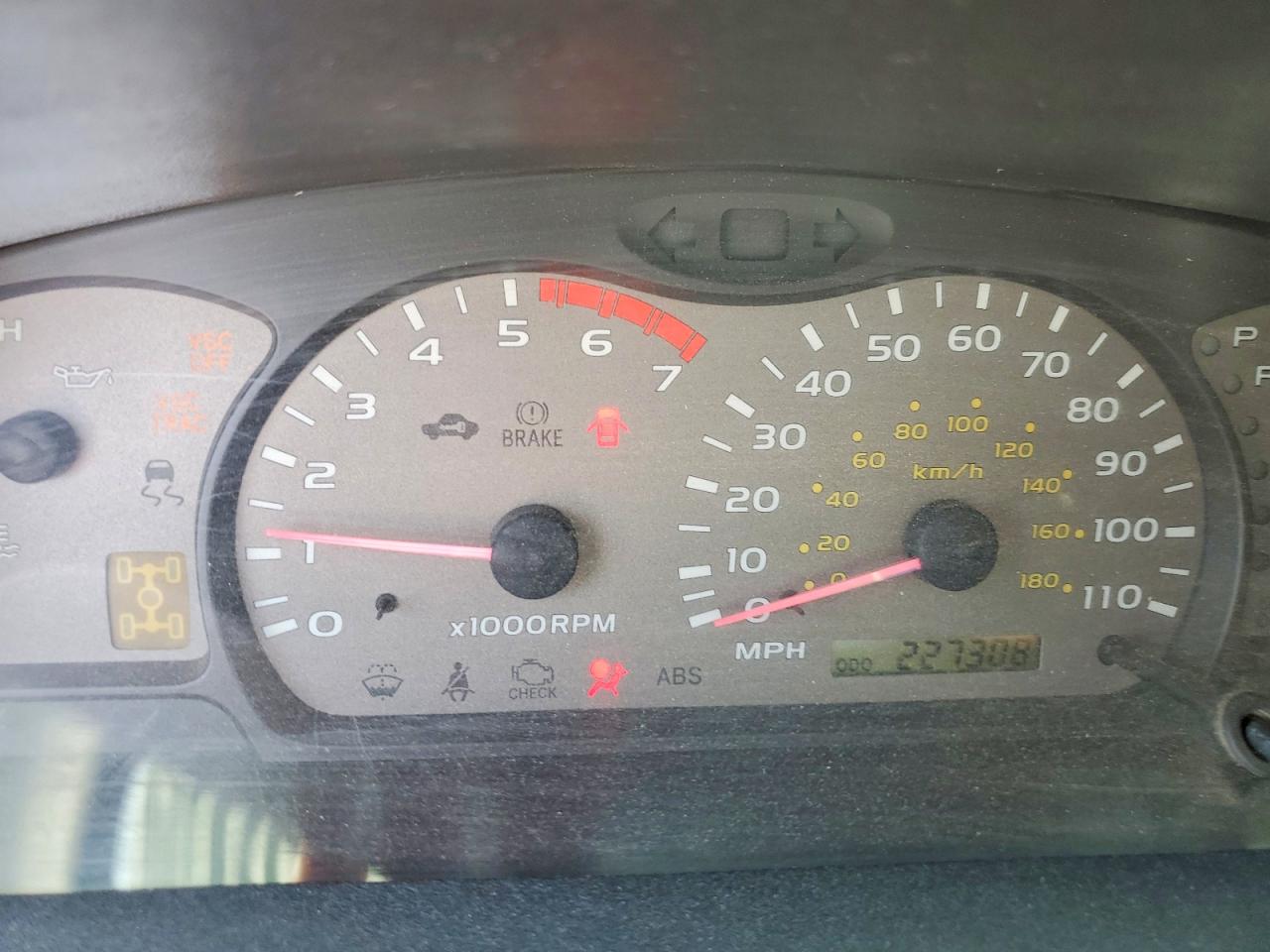 2001 Toyota Sequoia Limited Silver vin: 5TDBT48A61S055796