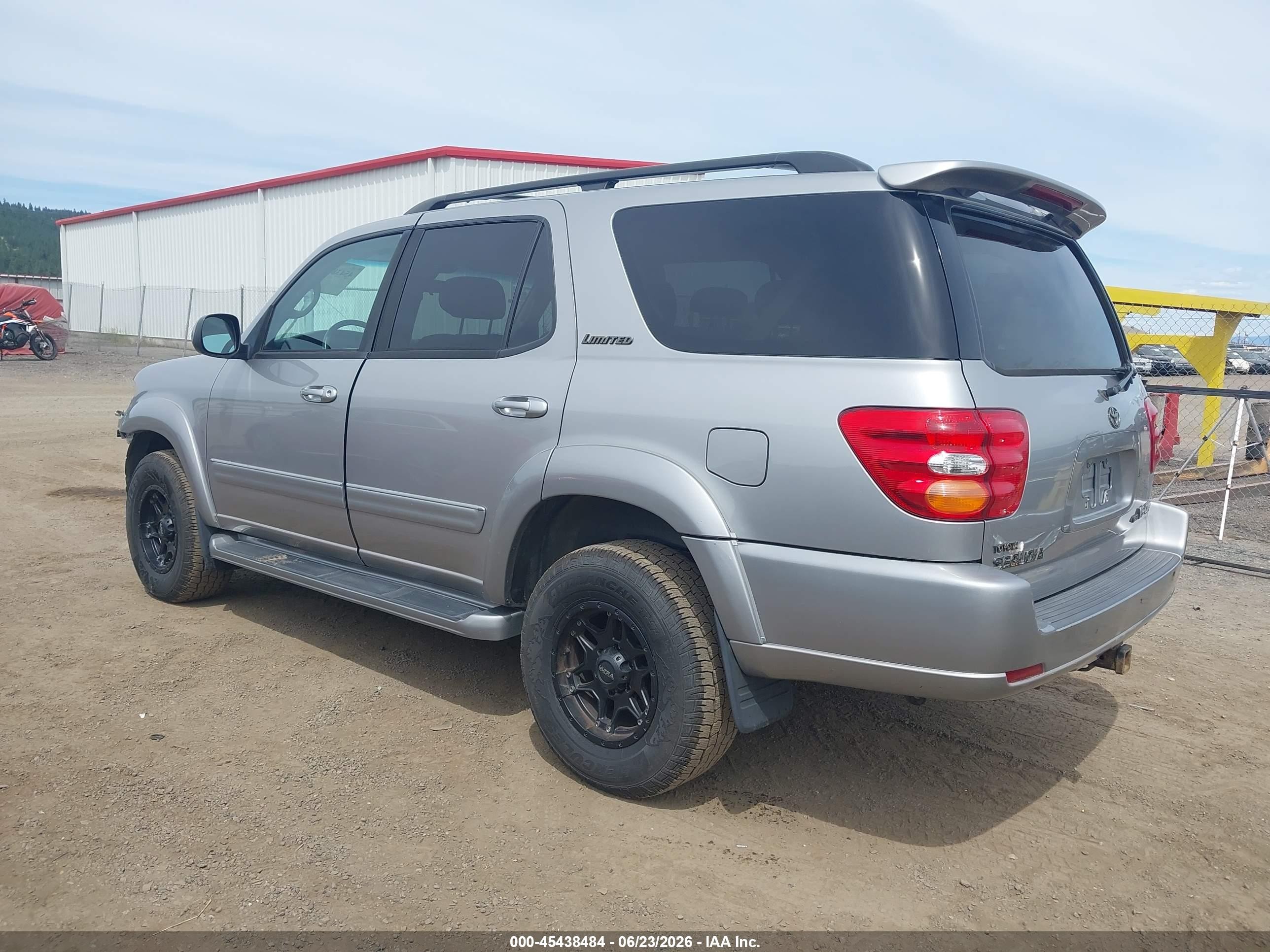 2002 Toyota Sequoia Limited V8 Silver vin: 5TDBT48A62S075113