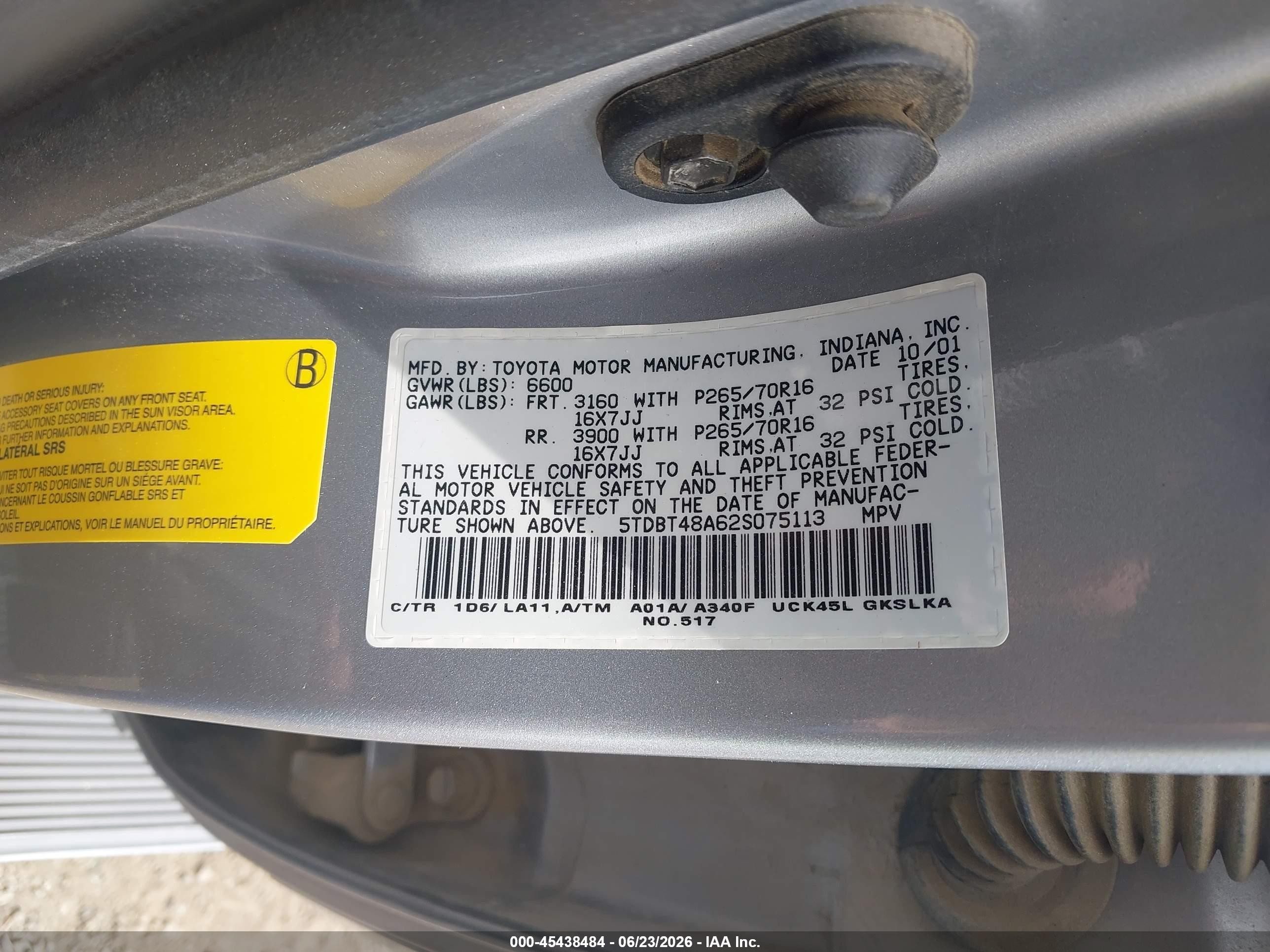 2002 Toyota Sequoia Limited V8 Silver vin: 5TDBT48A62S075113