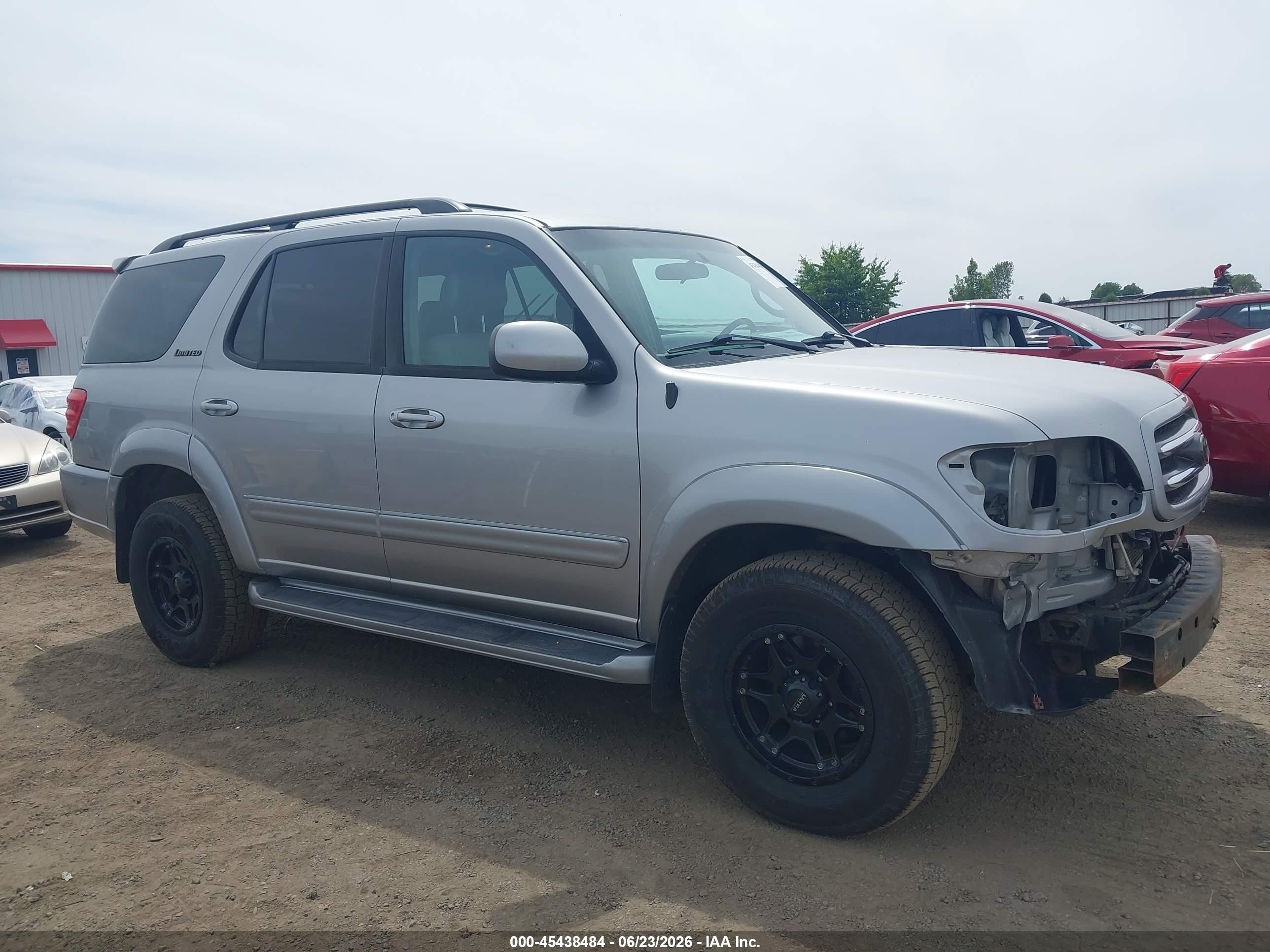 2002 Toyota Sequoia Limited V8 Silver vin: 5TDBT48A62S075113