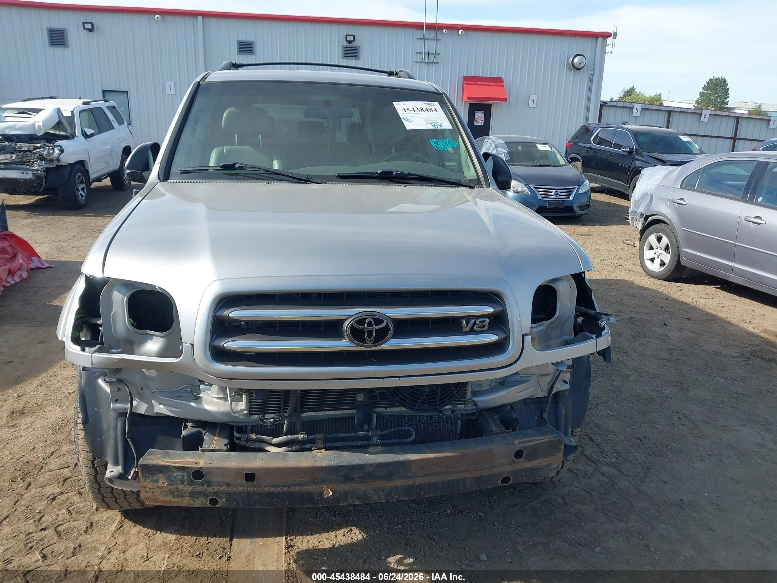 2002 Toyota Sequoia Limited V8 Silver vin: 5TDBT48A62S075113