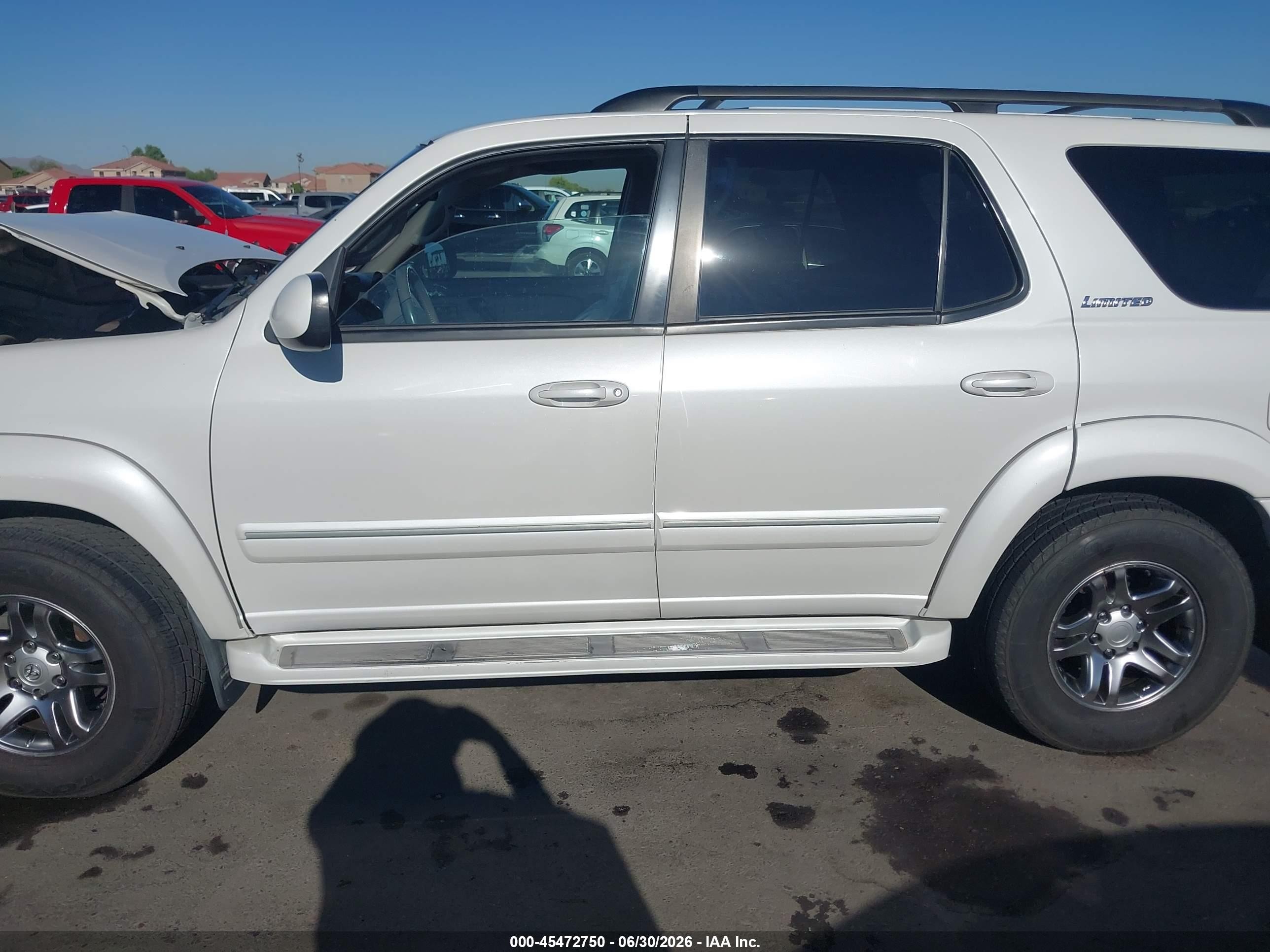 2006 Toyota Sequoia Limited V8 White vin: 5TDBT48A66S266102