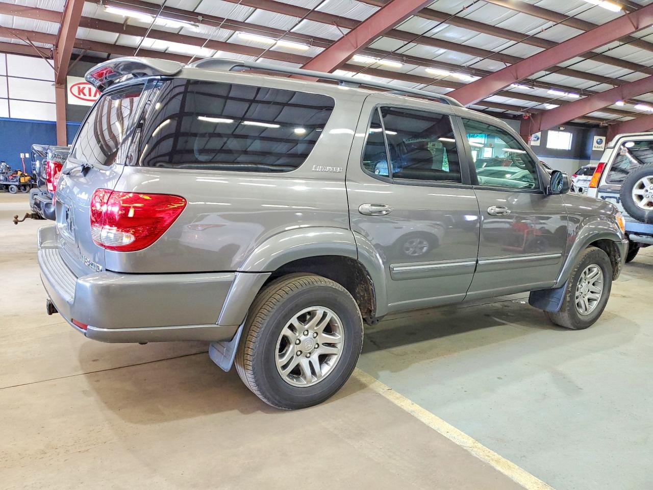 2006 Toyota Sequoia Limited Silver vin: 5TDBT48A66S269940