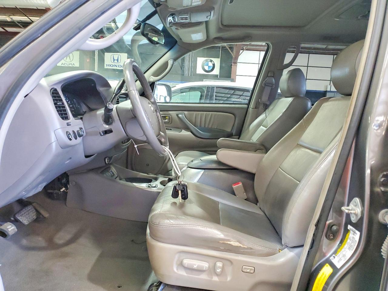 2006 Toyota Sequoia Limited Silver vin: 5TDBT48A66S269940