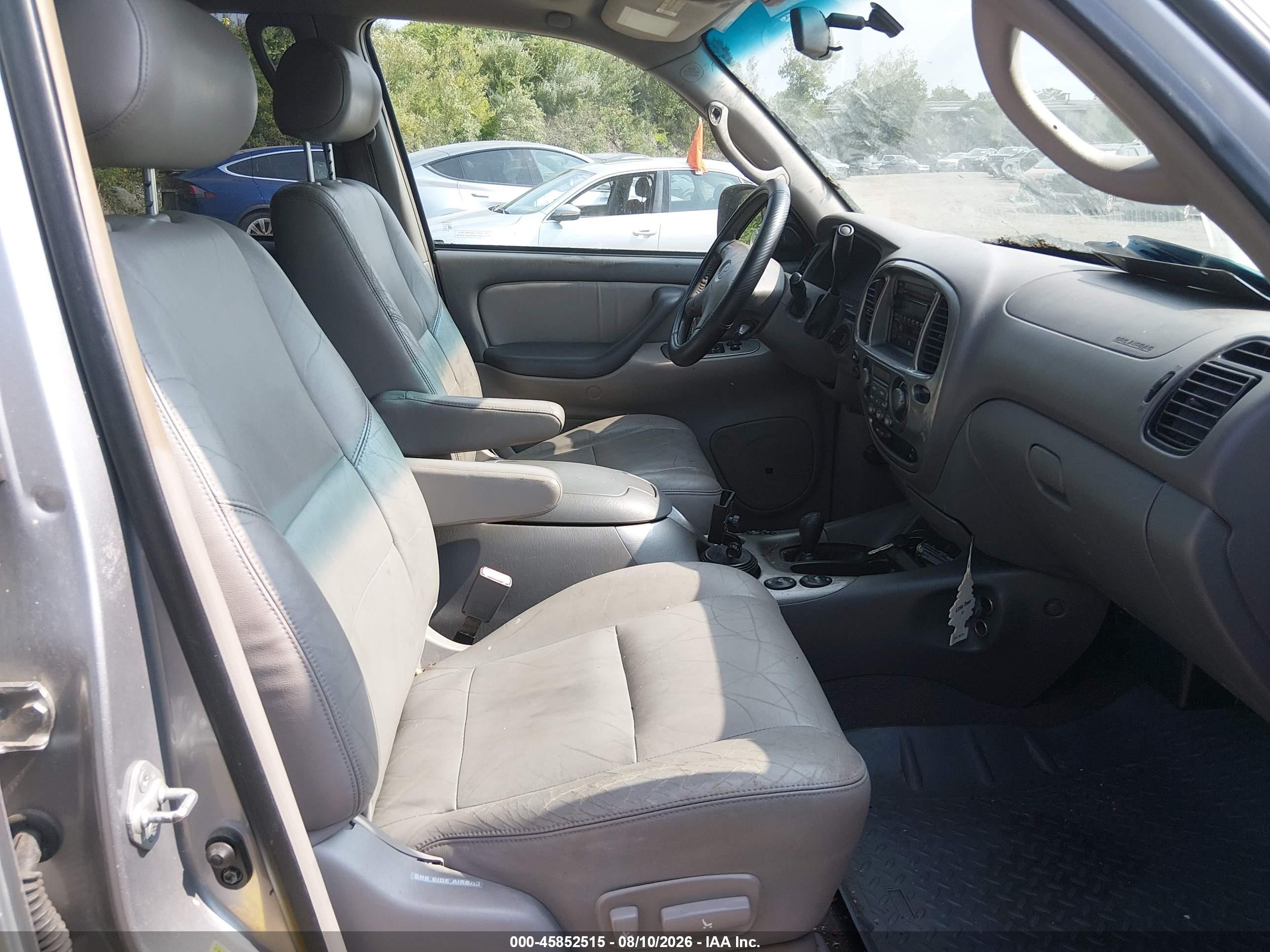2001 Toyota Sequoia Limited V8 Серый vin: 5TDBT48A71S030079