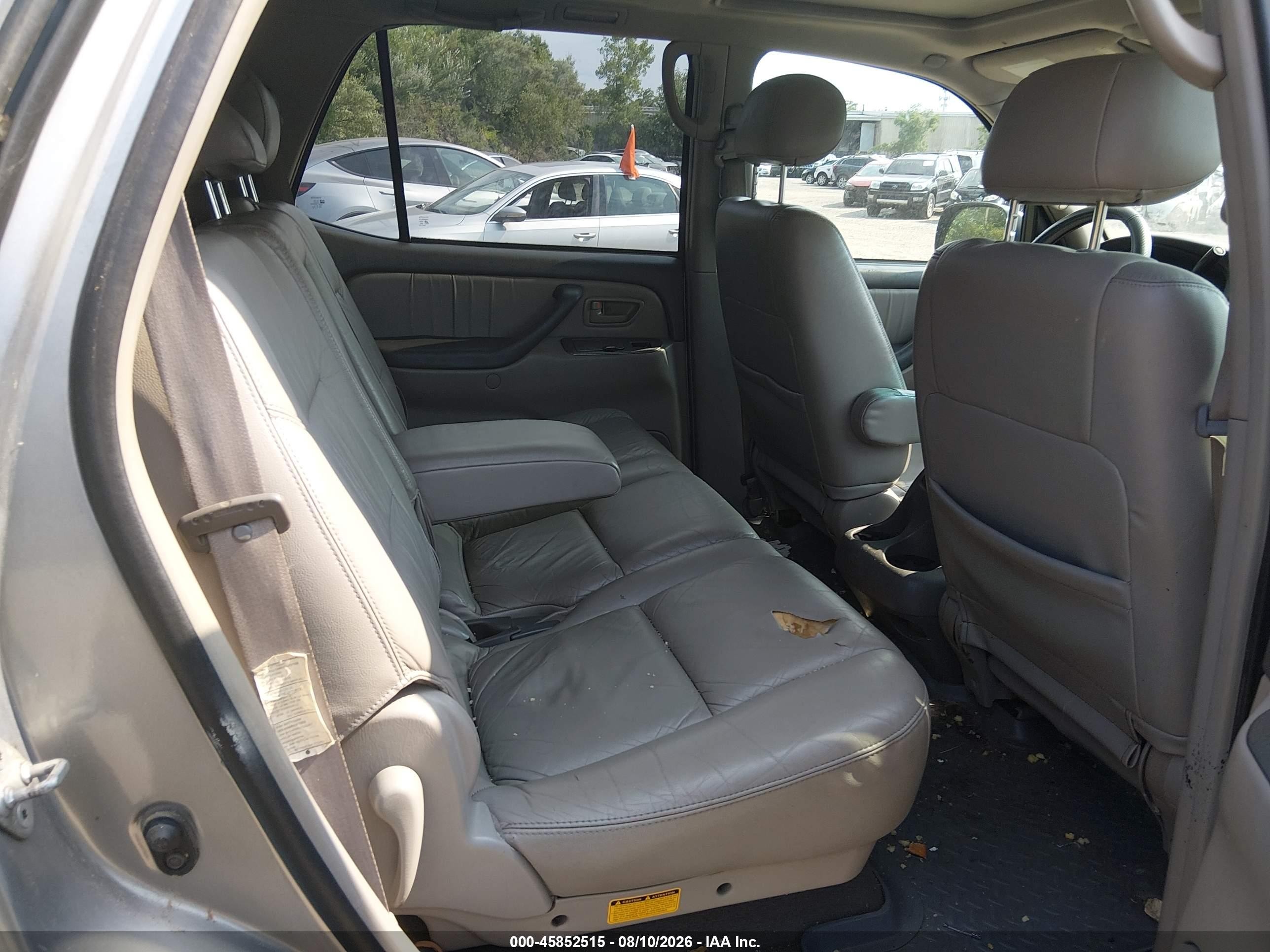 2001 Toyota Sequoia Limited V8 Серый vin: 5TDBT48A71S030079