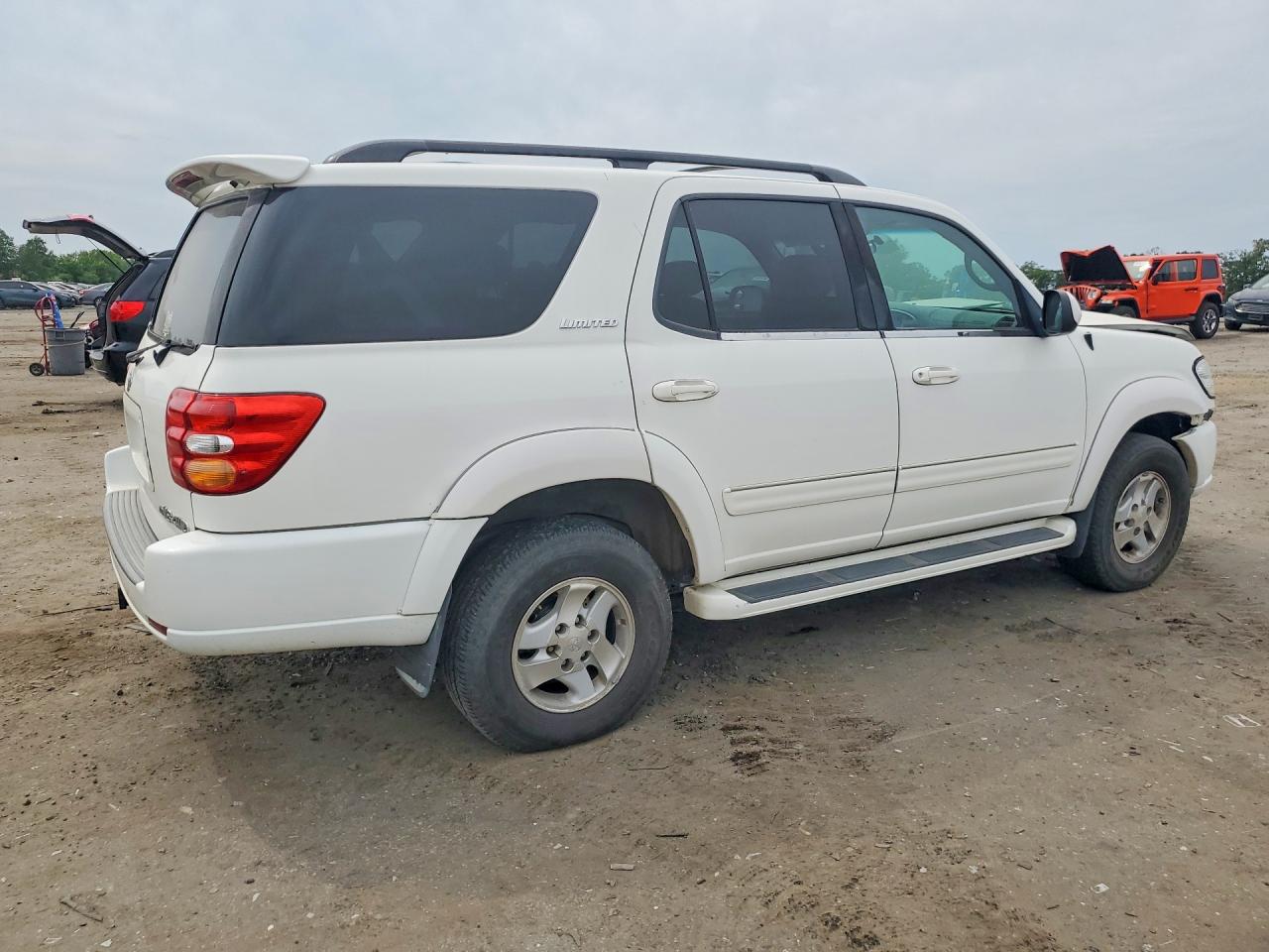 2002 Toyota Sequoia Limited White vin: 5TDBT48A72S058420