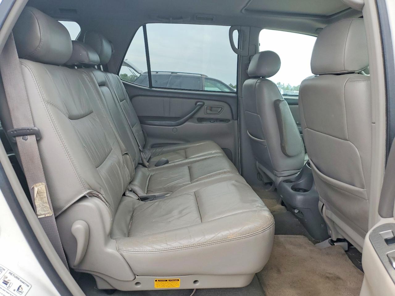 2002 Toyota Sequoia Limited White vin: 5TDBT48A72S058420