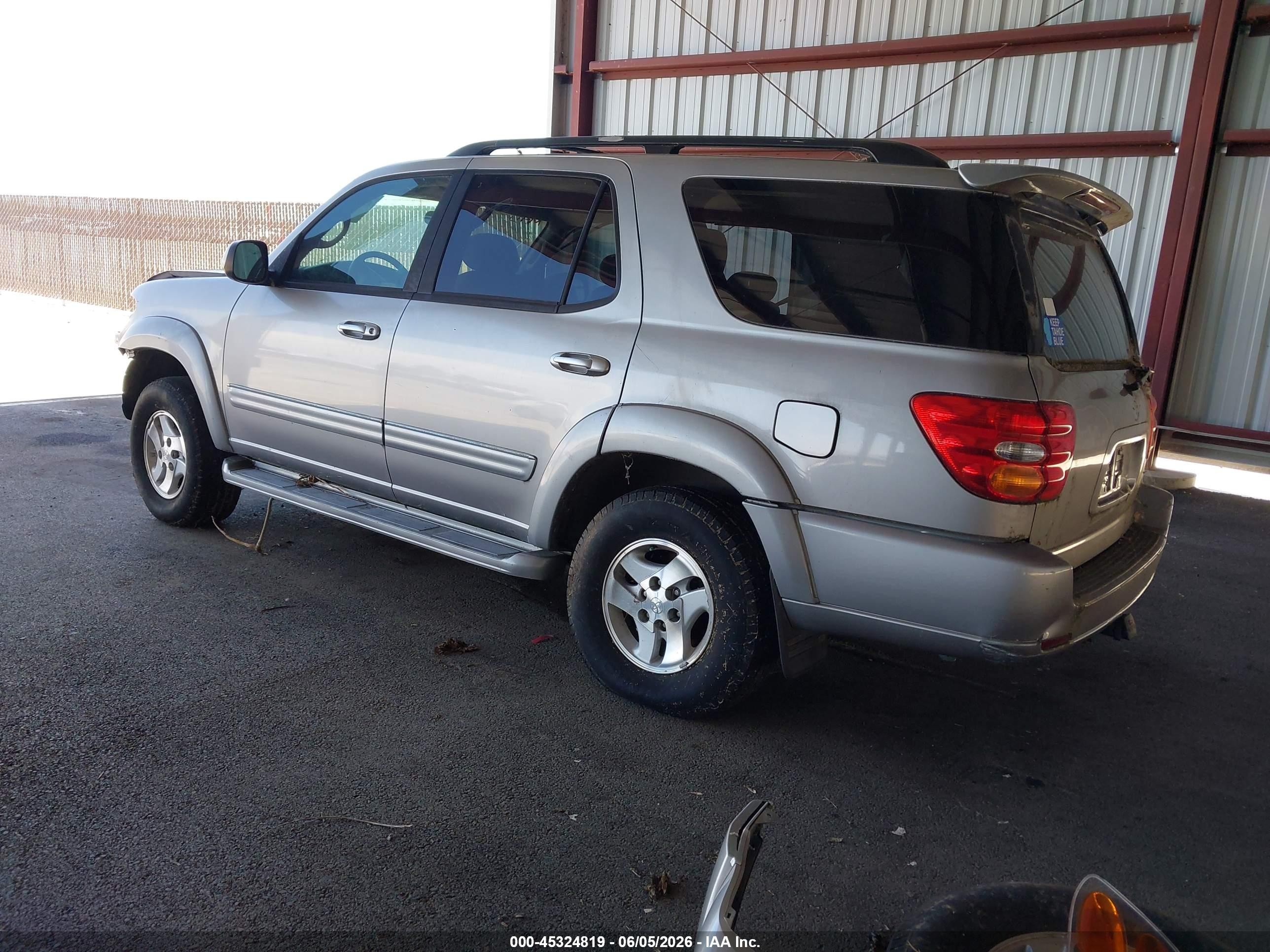 2003 Toyota Sequoia Limited V8 Серебряный vin: 5TDBT48A73S144246