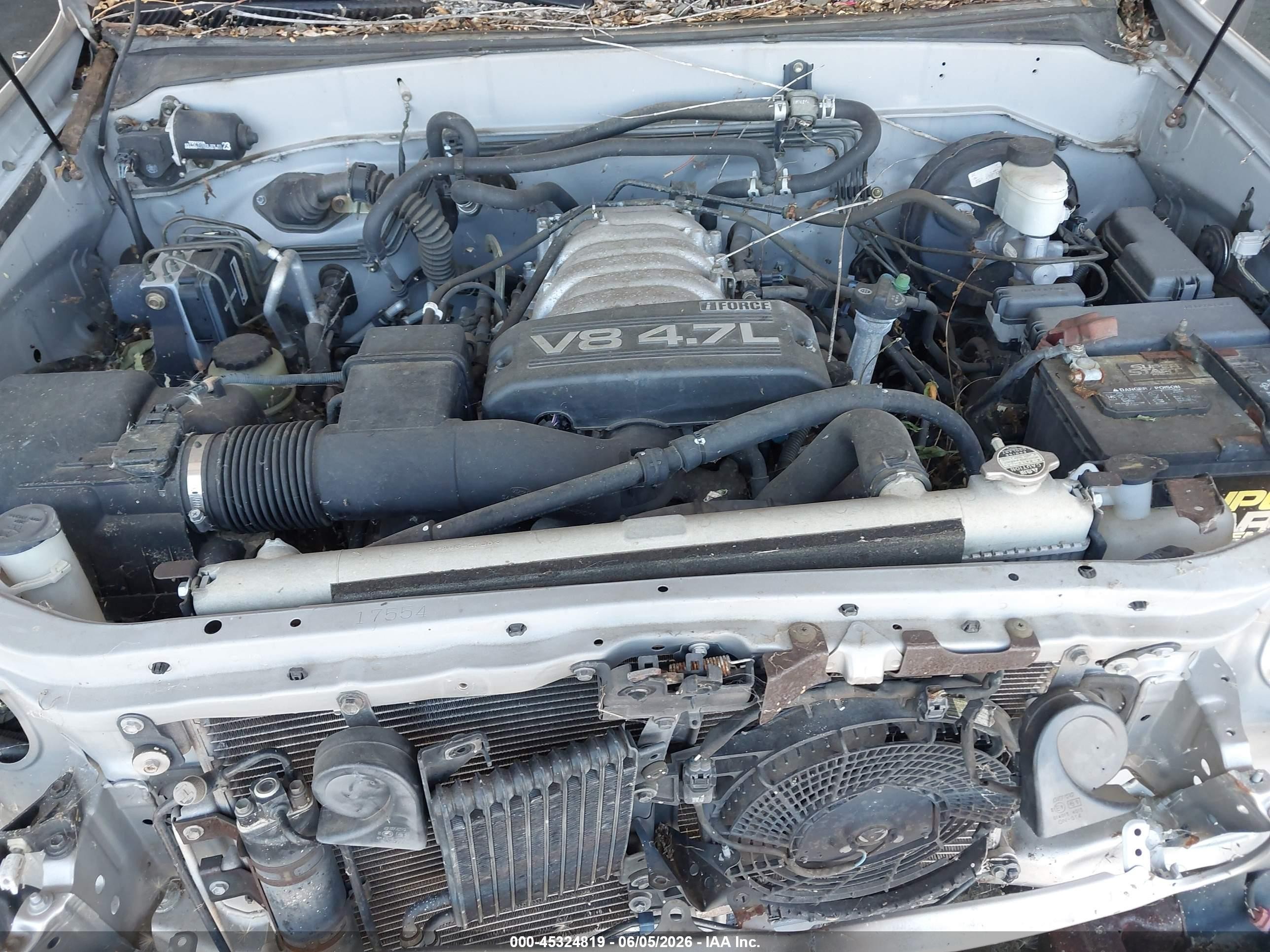 2003 Toyota Sequoia Limited V8 Серебряный vin: 5TDBT48A73S144246