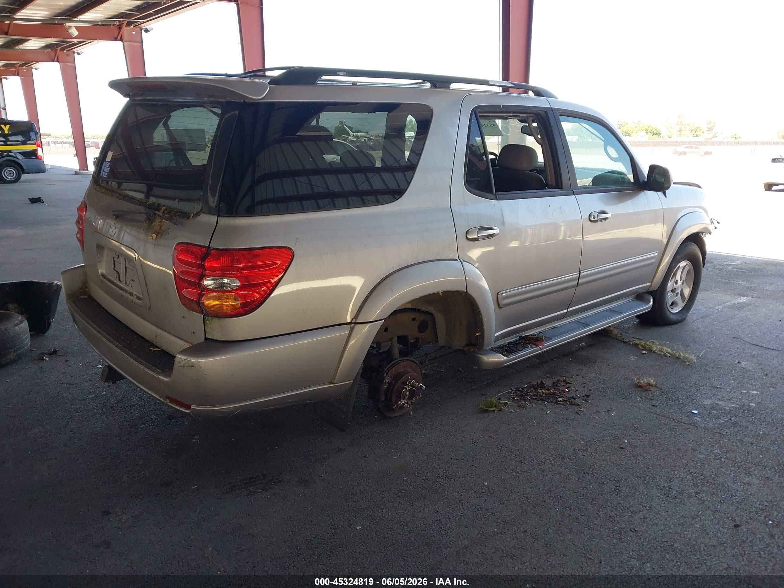 2003 Toyota Sequoia Limited V8 Серебряный vin: 5TDBT48A73S144246