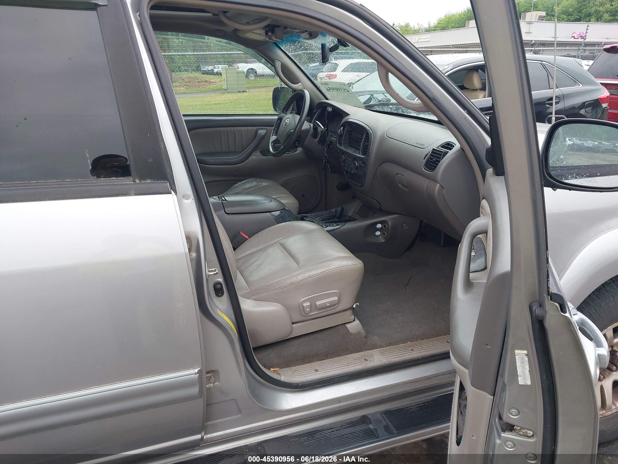 2003 Toyota Sequoia Limited V8 Silver vin: 5TDBT48A73S145669