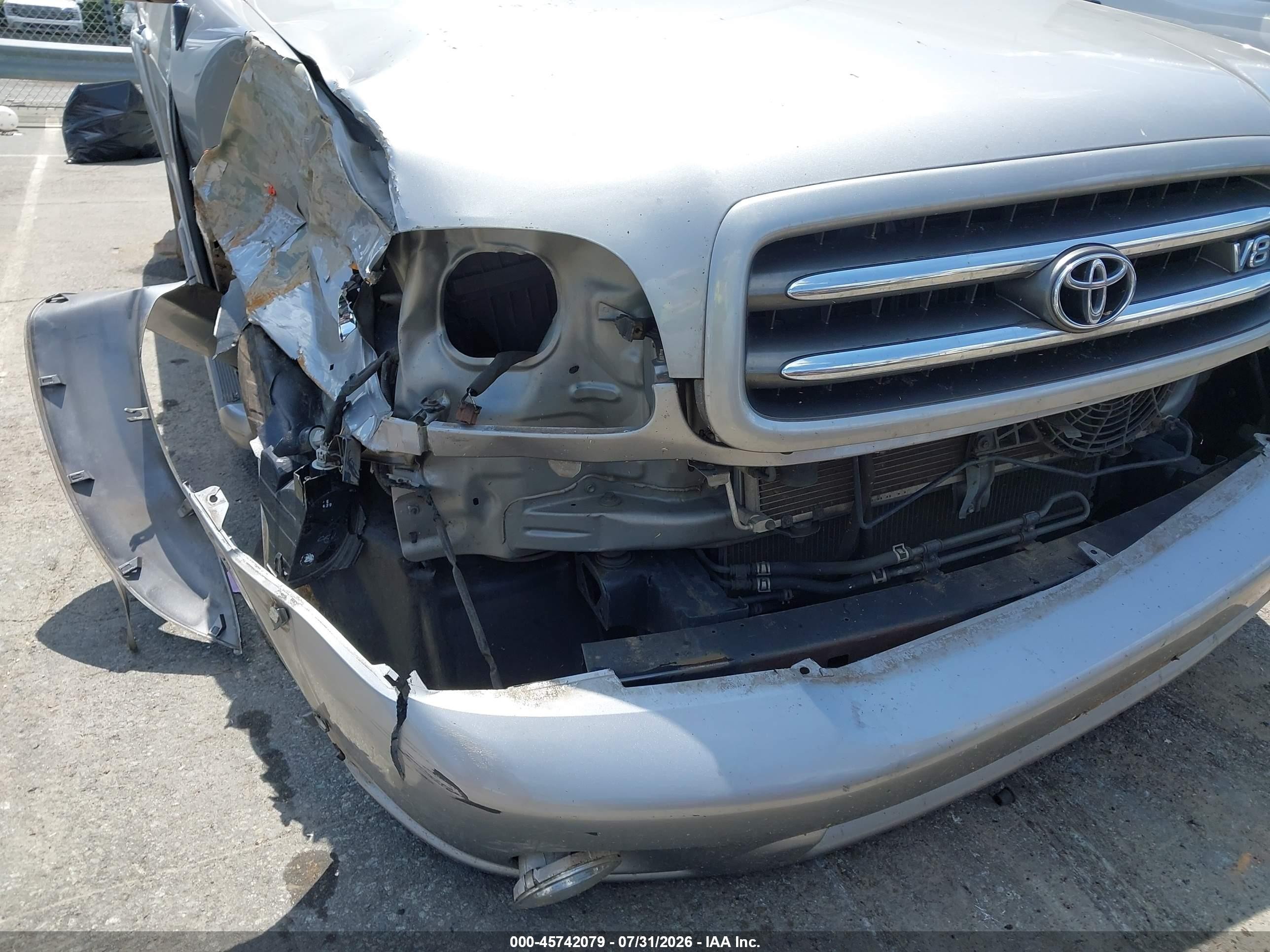 2003 Toyota Sequoia Limited V8 Silver vin: 5TDBT48A73S171950