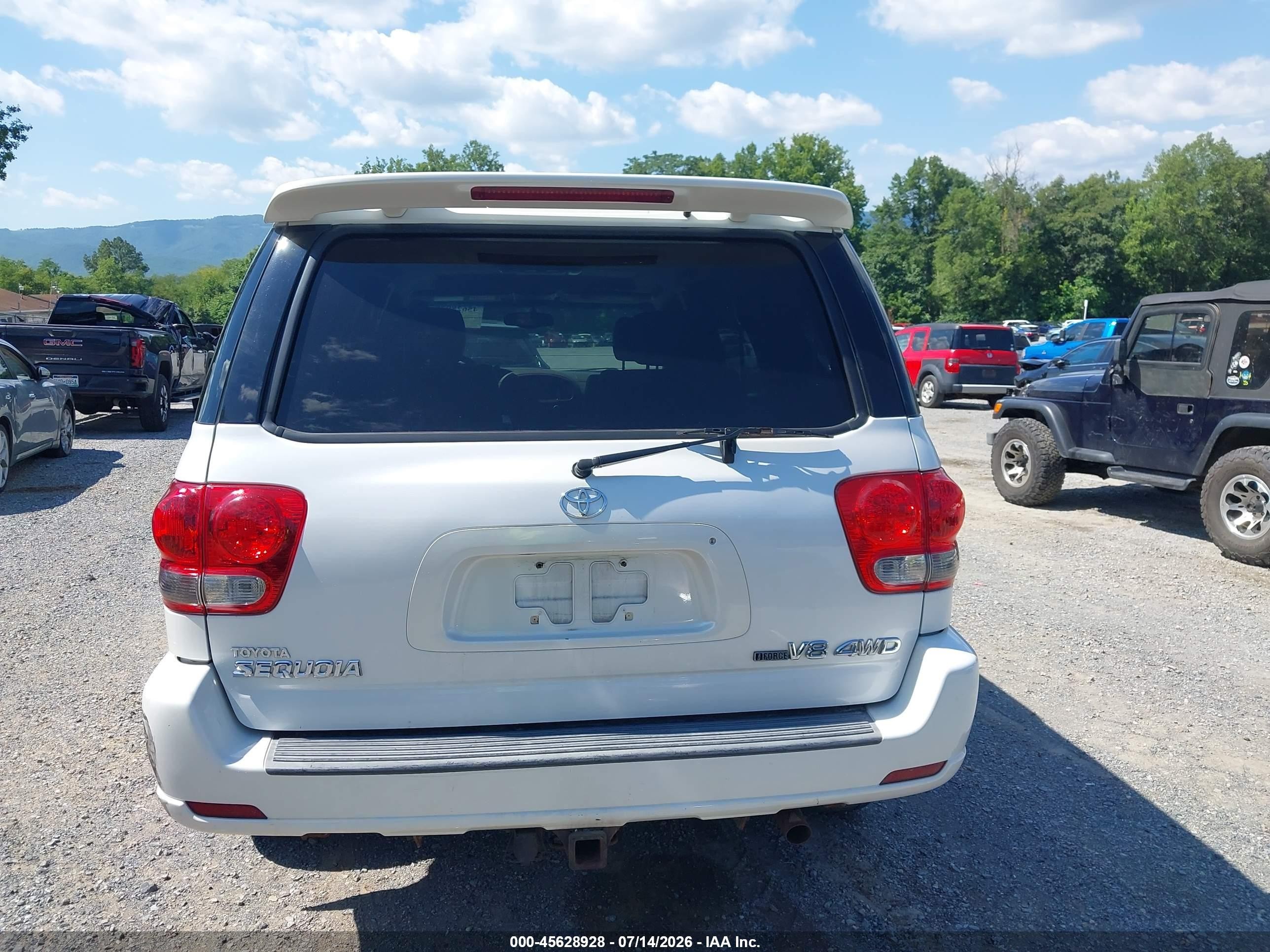 2006 Toyota Sequoia Limited V8 Белый vin: 5TDBT48A76S262320