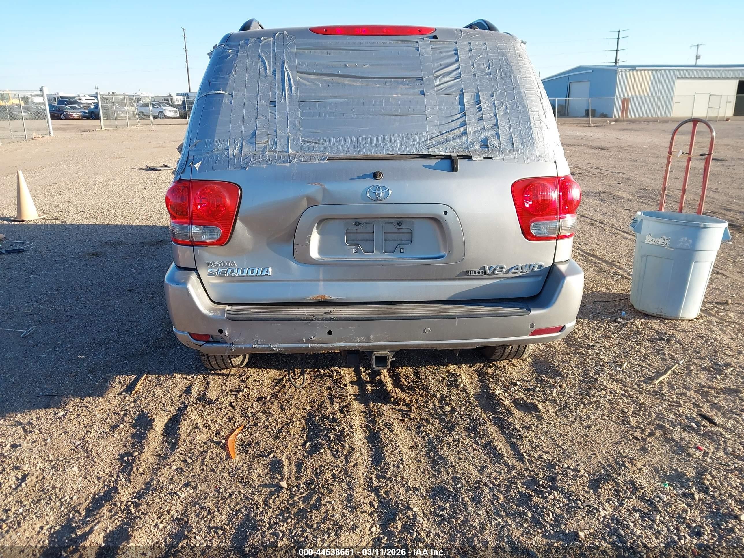 2007 Toyota Sequoia Limited V8 Silver vin: 5TDBT48A77S288630