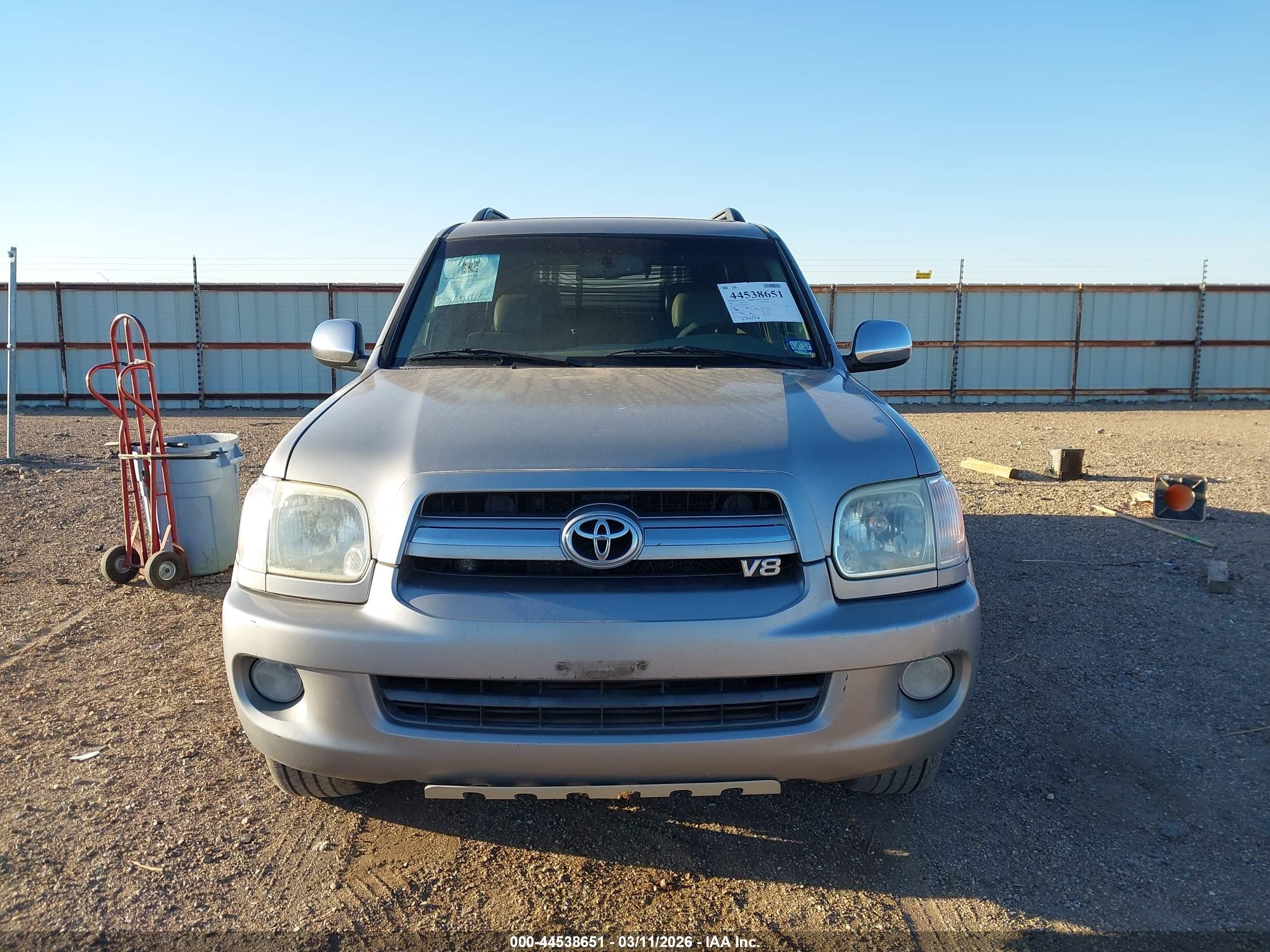 2007 Toyota Sequoia Limited V8 Silver vin: 5TDBT48A77S288630