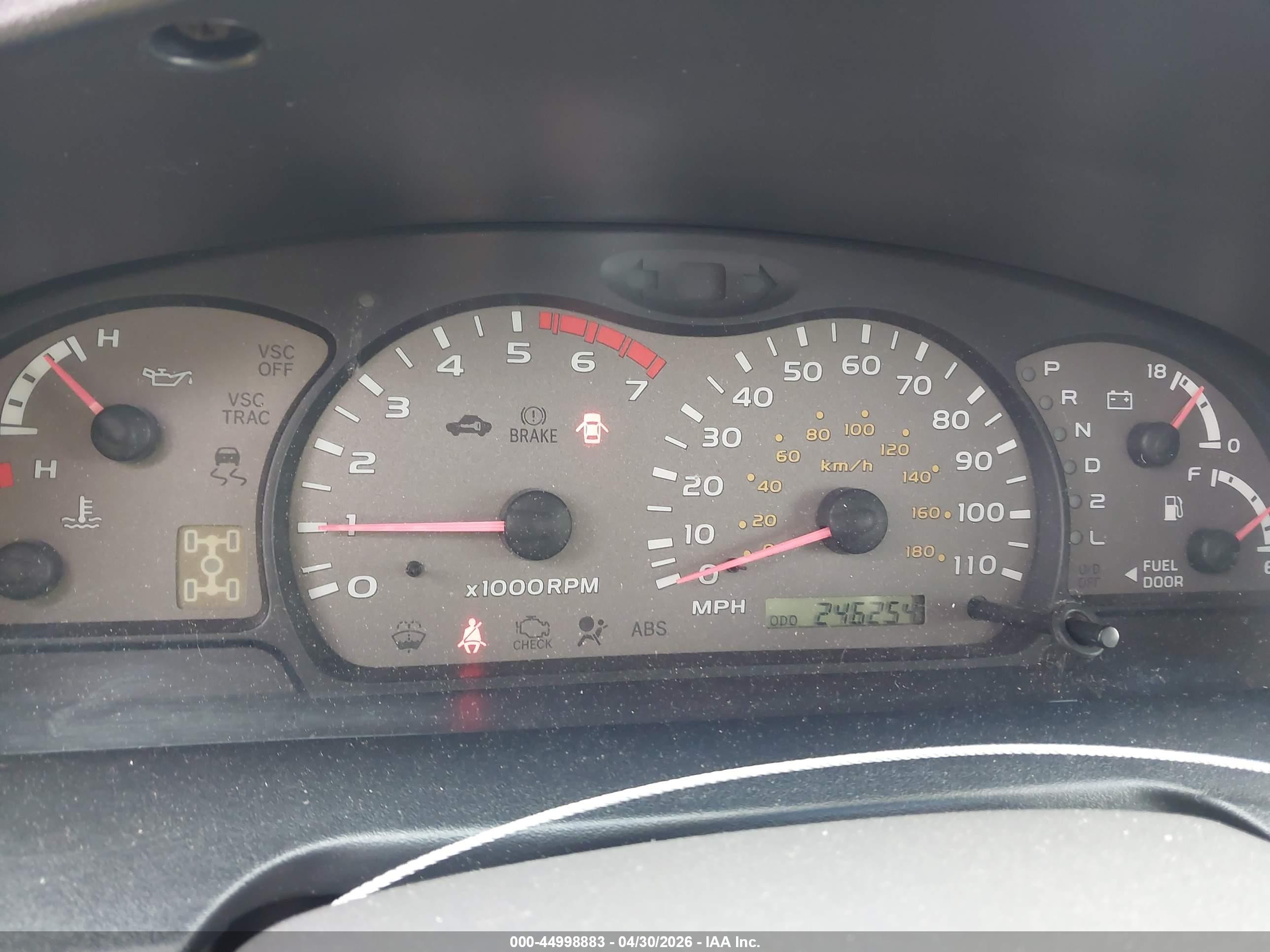 2001 Toyota Sequoia Limited V8 Silver vin: 5TDBT48A81S039017