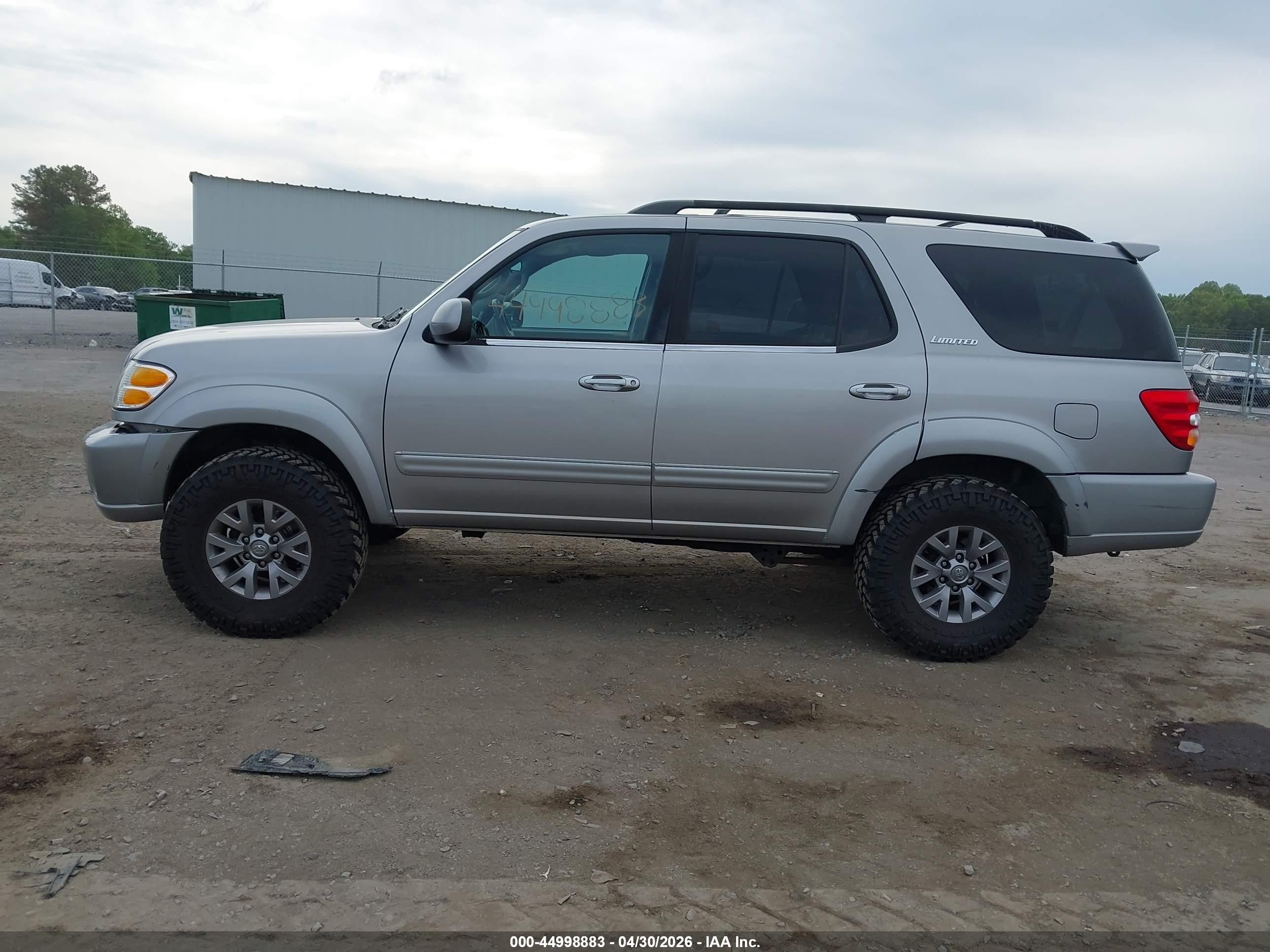 2001 Toyota Sequoia Limited V8 Silver vin: 5TDBT48A81S039017