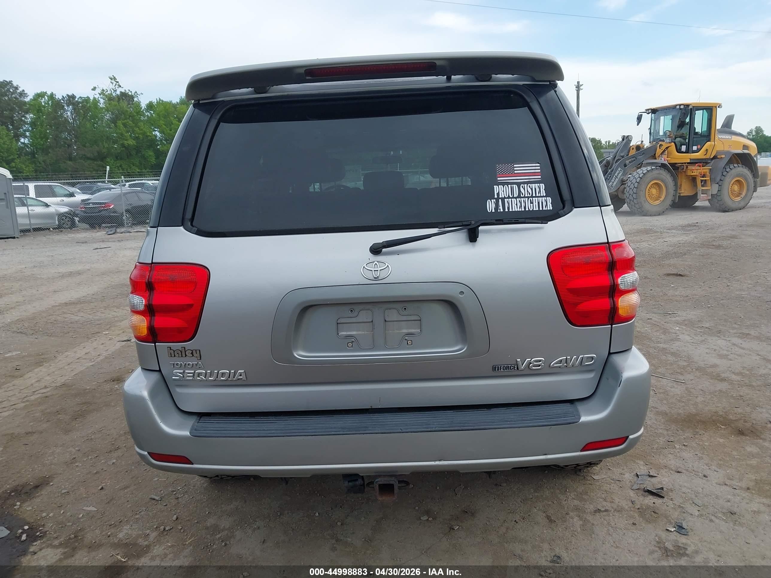 2001 Toyota Sequoia Limited V8 Silver vin: 5TDBT48A81S039017