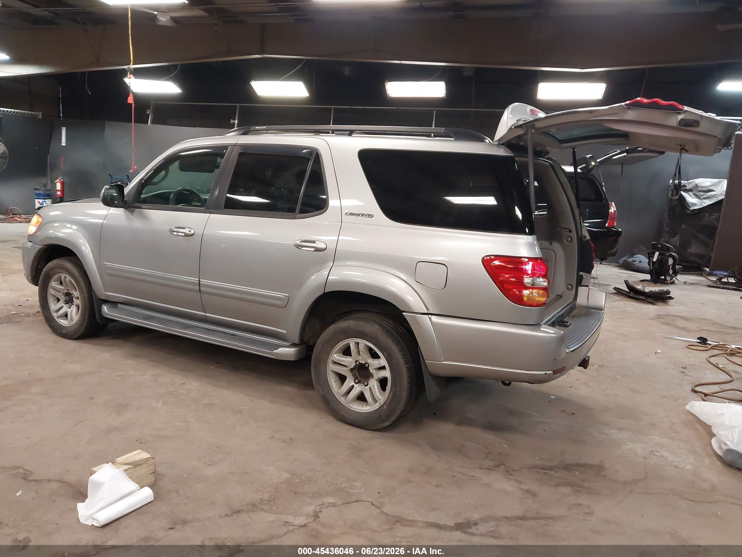 2002 Toyota Sequoia Limited V8 Gray vin: 5TDBT48A82S057793