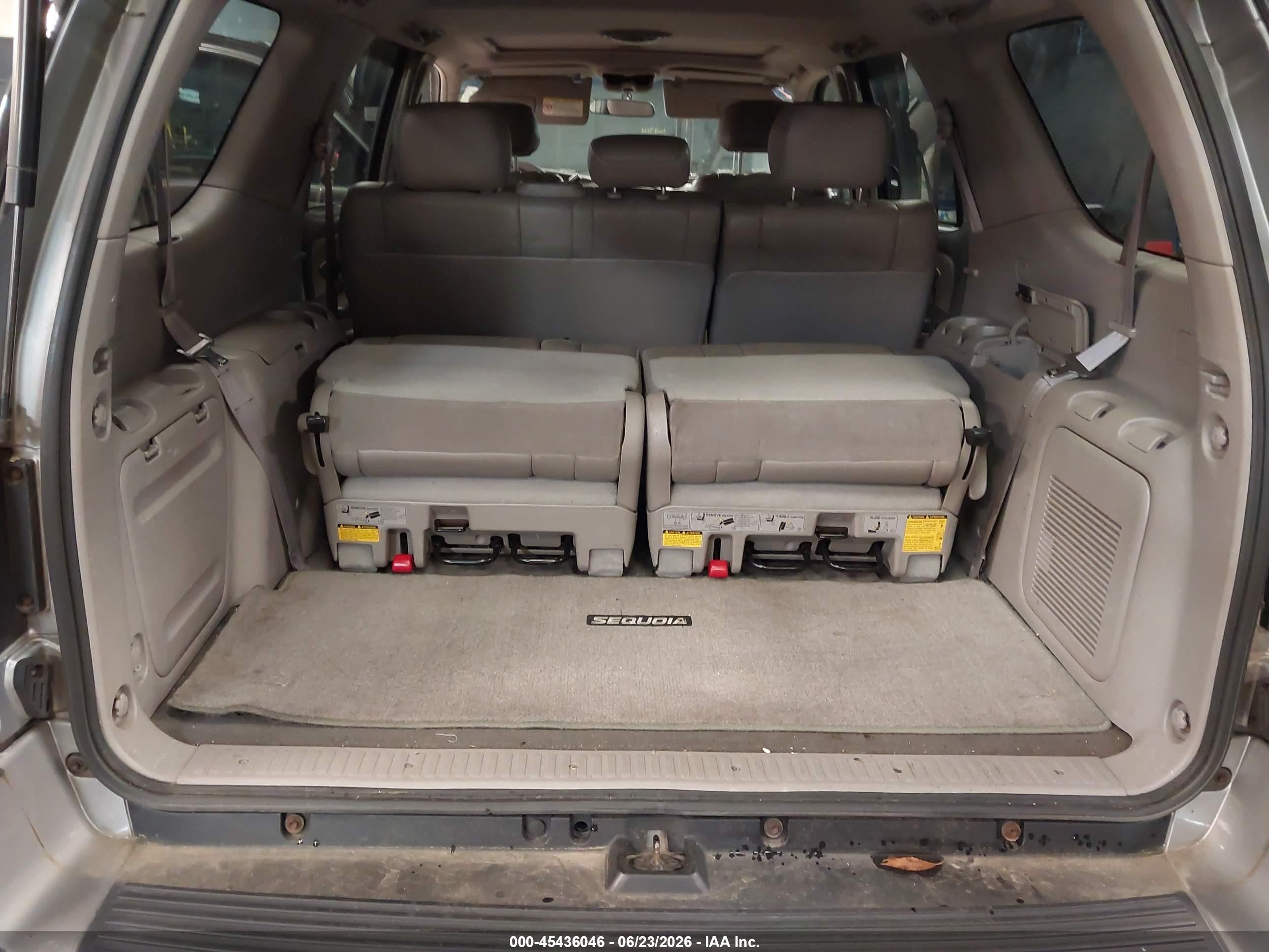 2002 Toyota Sequoia Limited V8 Gray vin: 5TDBT48A82S057793