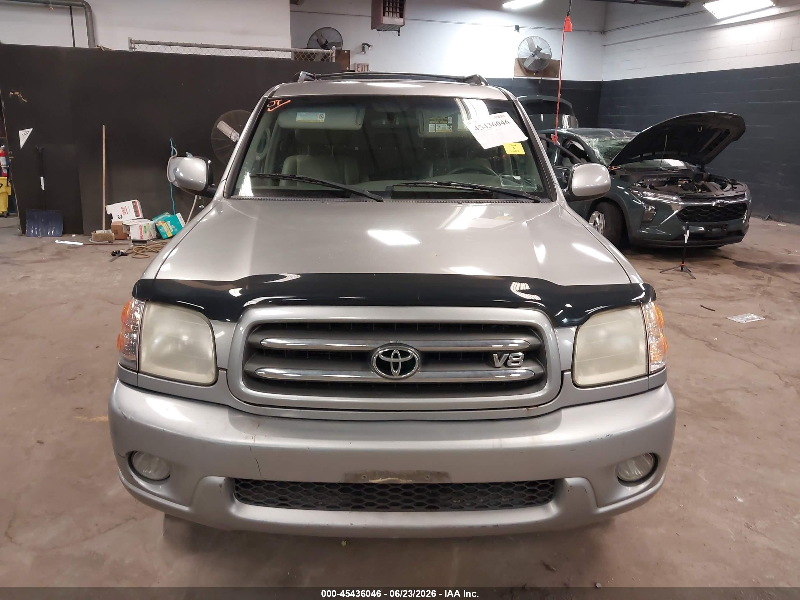 2002 Toyota Sequoia Limited V8 Gray vin: 5TDBT48A82S057793