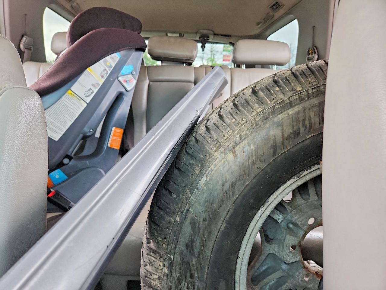 2002 Toyota Sequoia Limited Silver vin: 5TDBT48A82S083245