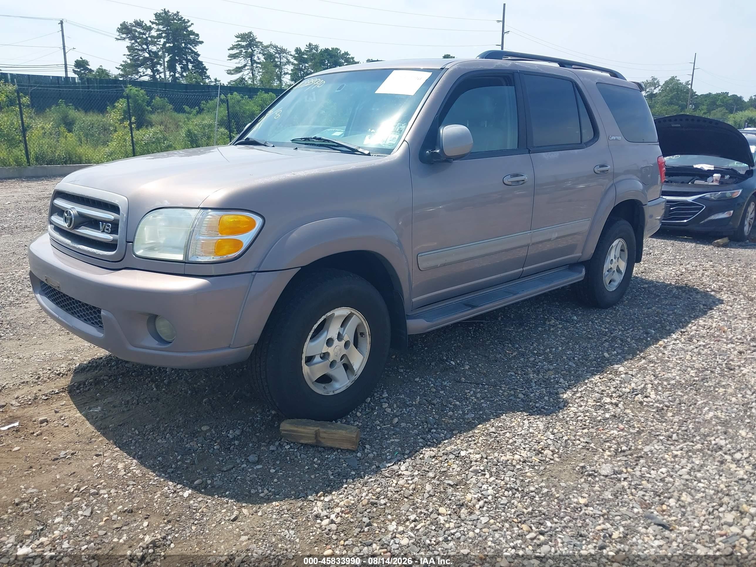 2002 Toyota Sequoia Limited V8 Beige vin: 5TDBT48A82S098182