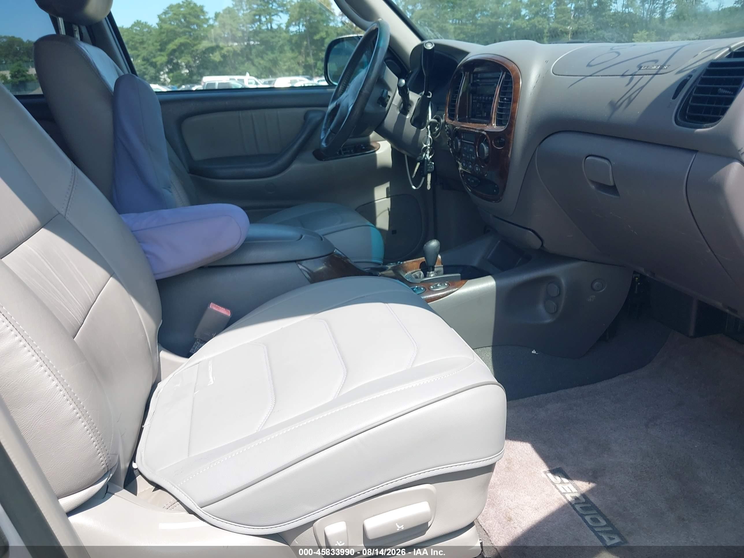 2002 Toyota Sequoia Limited V8 Beige vin: 5TDBT48A82S098182