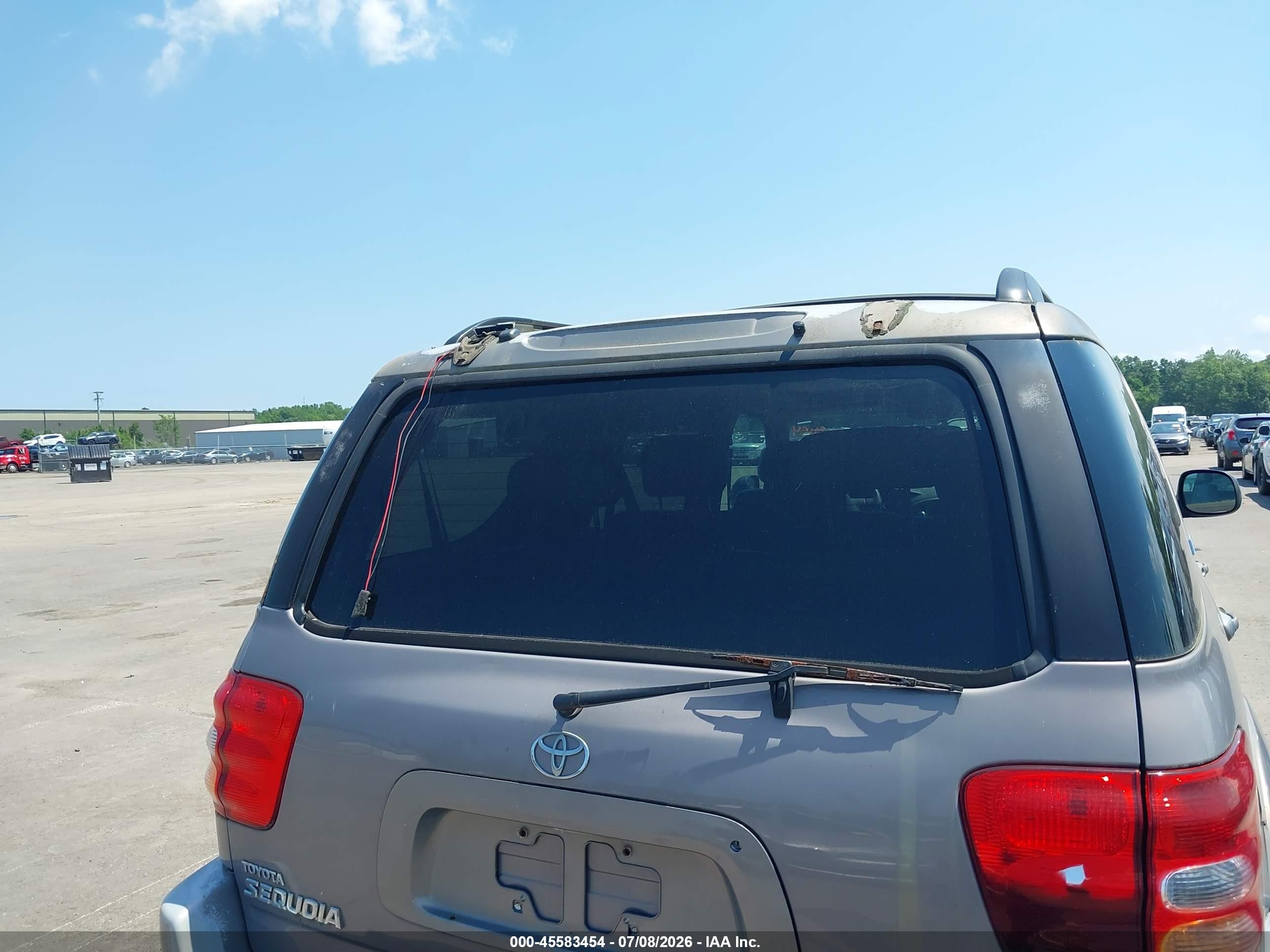 2002 Toyota Sequoia Limited V8 Gray vin: 5TDBT48A82S131147