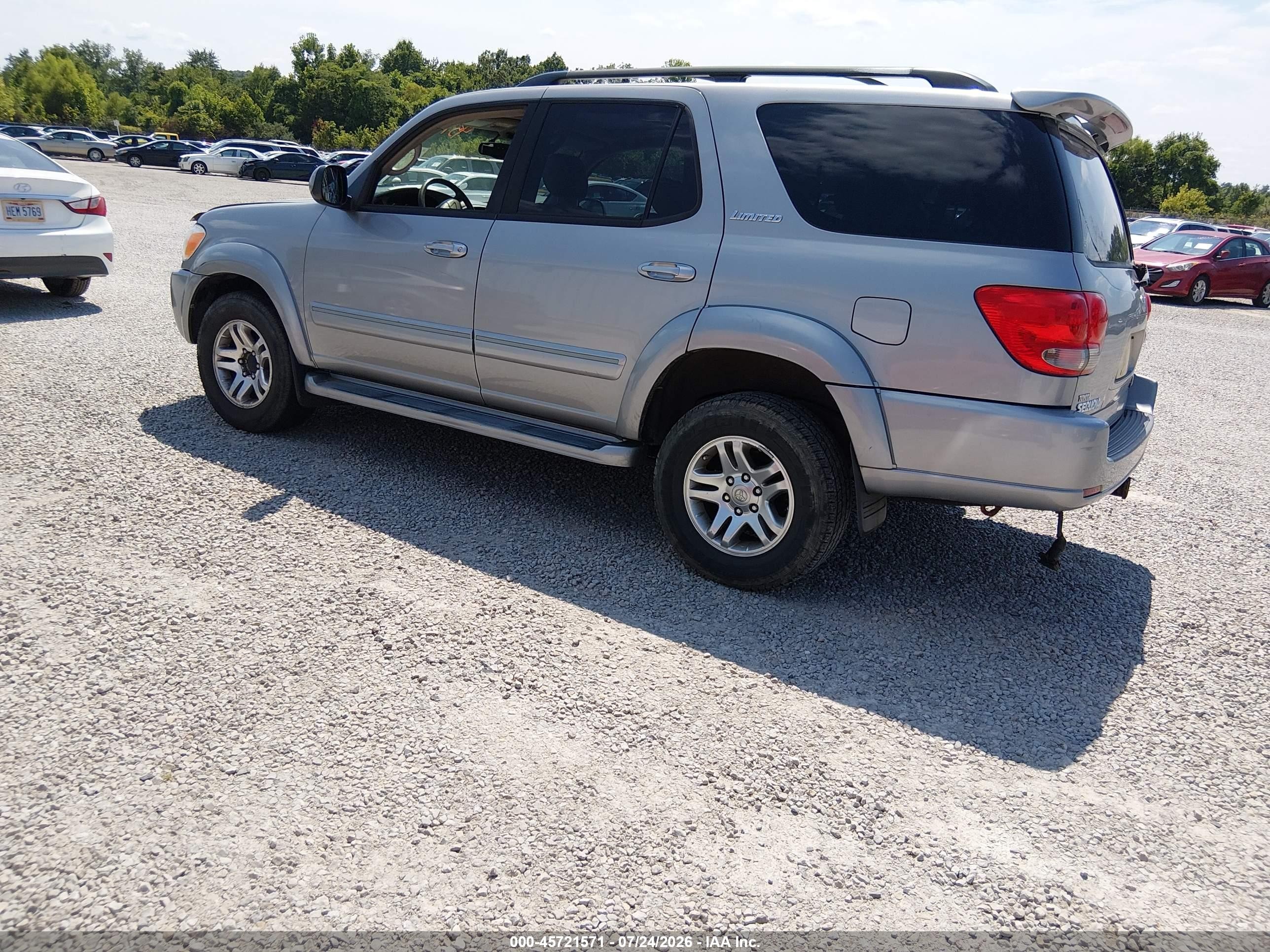 2005 Toyota Sequoia Limited V8 Gray vin: 5TDBT48A85S240308
