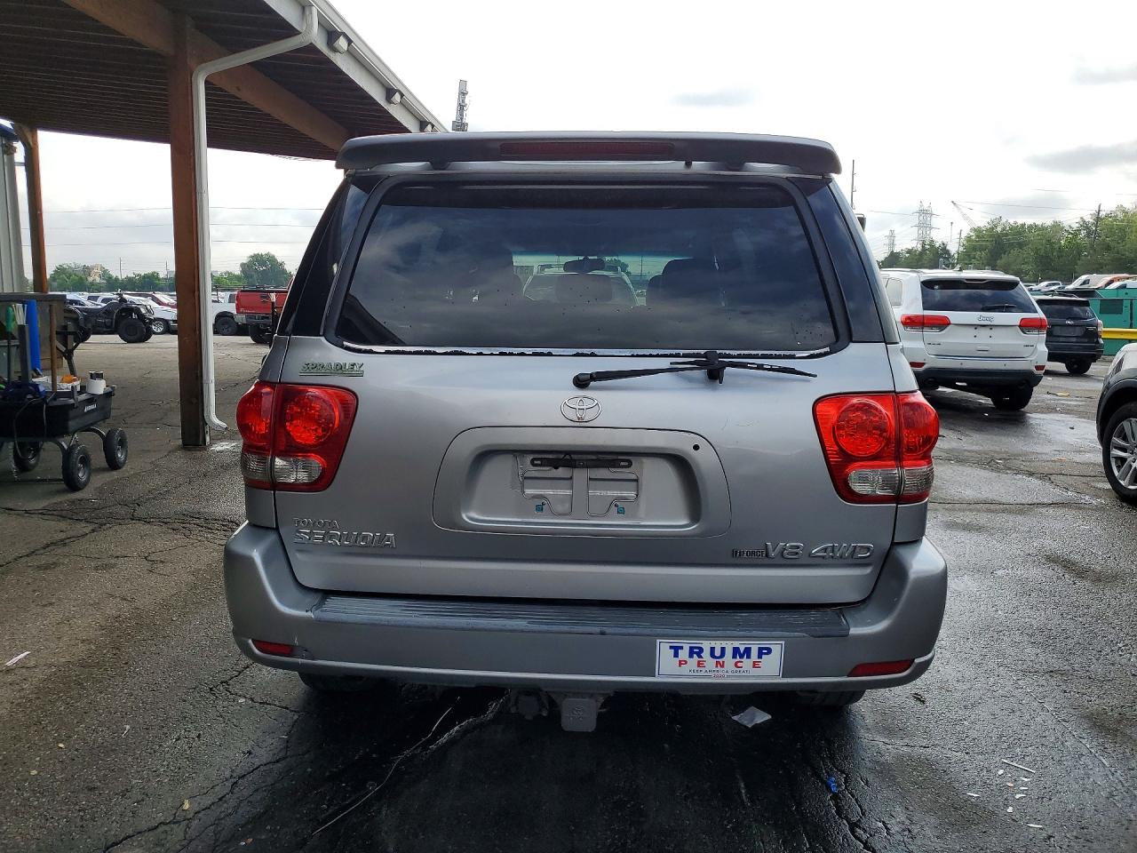 2005 Toyota Sequoia Limited Silver vin: 5TDBT48A85S256542